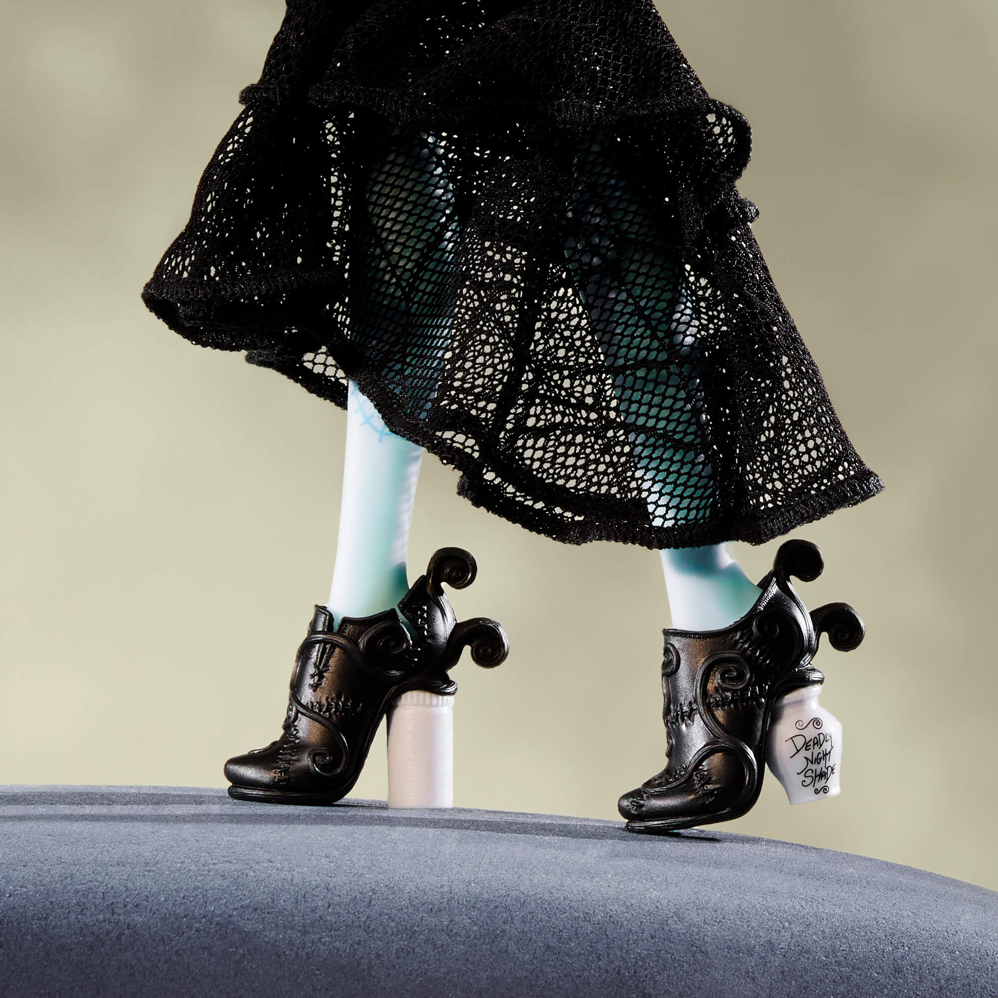 Monster High Skullector The Nightmare Before Christmas DollS - Image 9