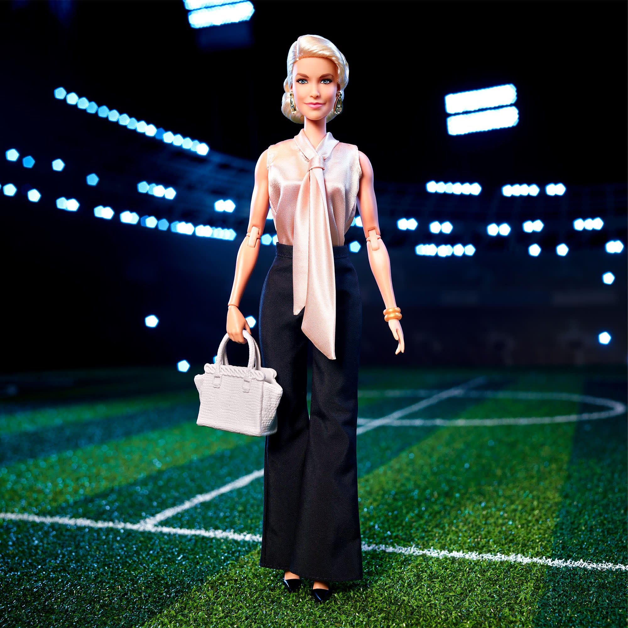 Barbie Signature Ted Lasso Rebecca Welton Doll - Image 7