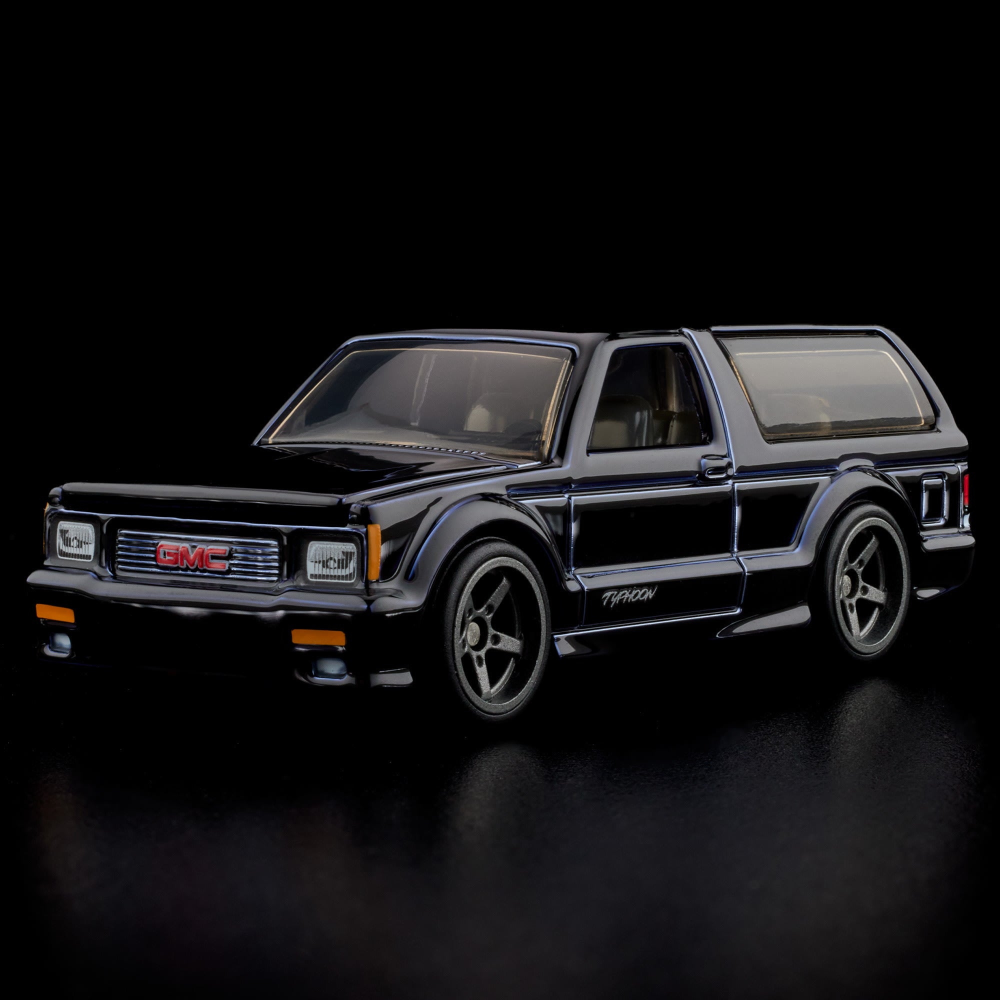 Hot Wheels RLC Exclusive 1992 GMC Typhoon - Image 4