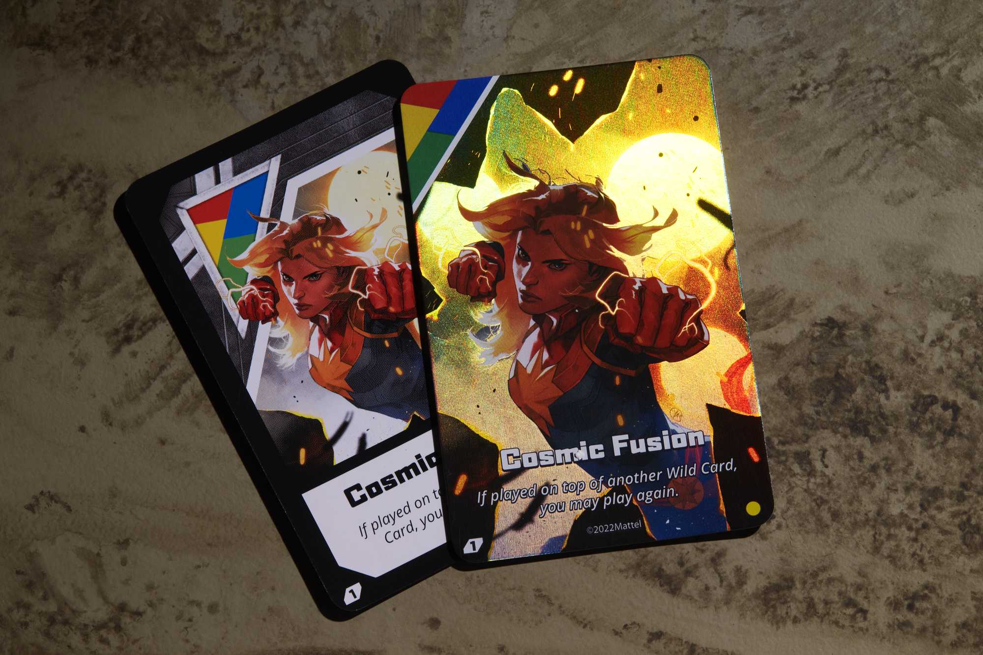 UNO Ultimate Marvel Card Game With 4 Collectible Foil Cards - Image 3