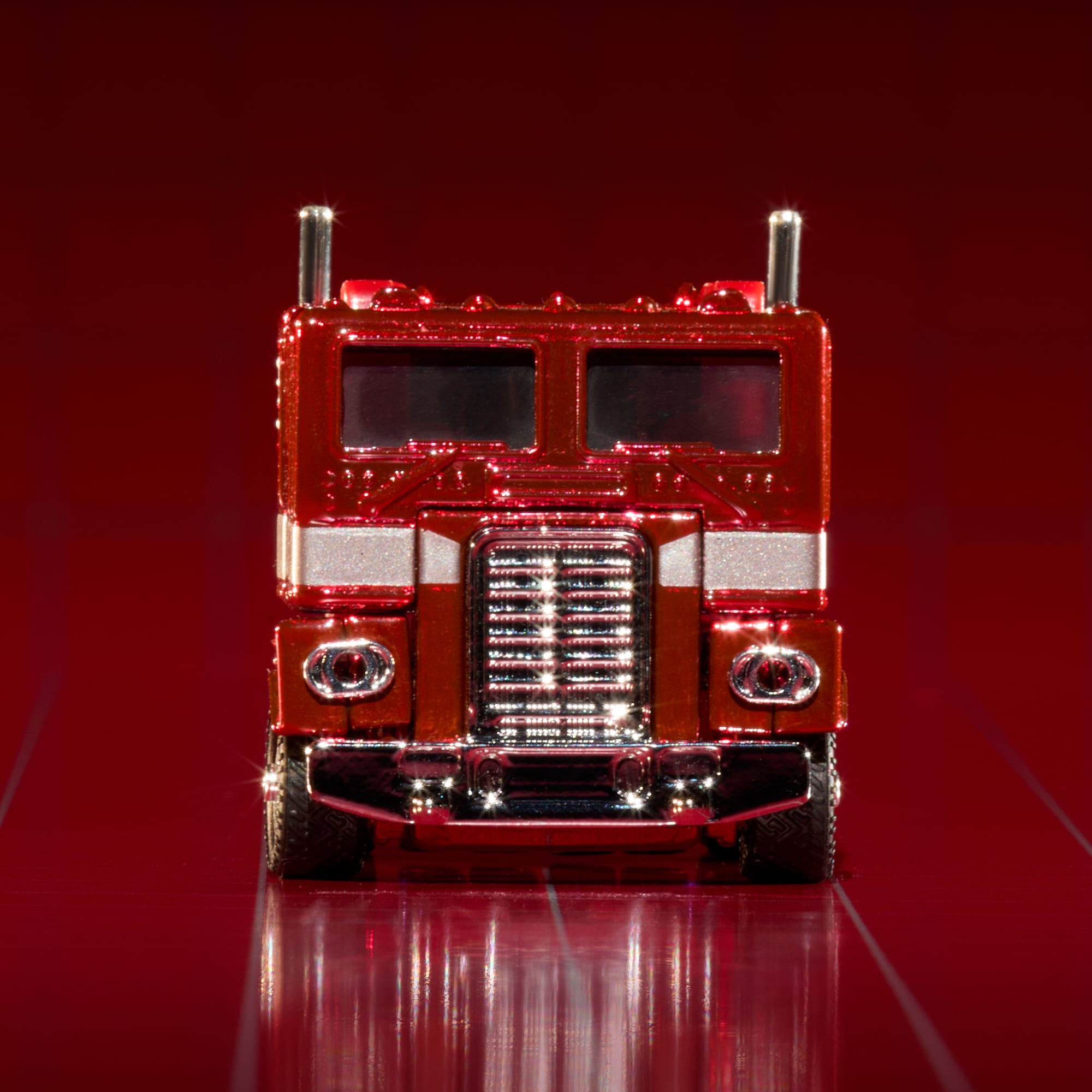 Hot Wheels Transformers Optimus Prime - Image 18