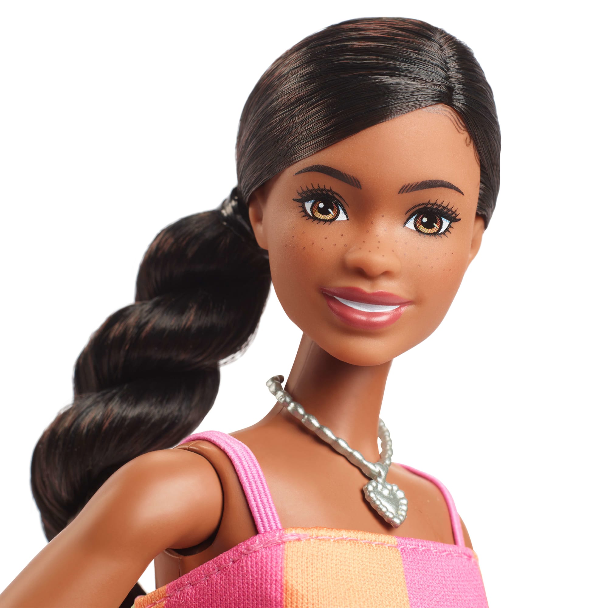 Barbie Family & Friends Barbie Brooklyn Fashion Doll & Accessories Dress-Up Set With 2 Looks - Image 3