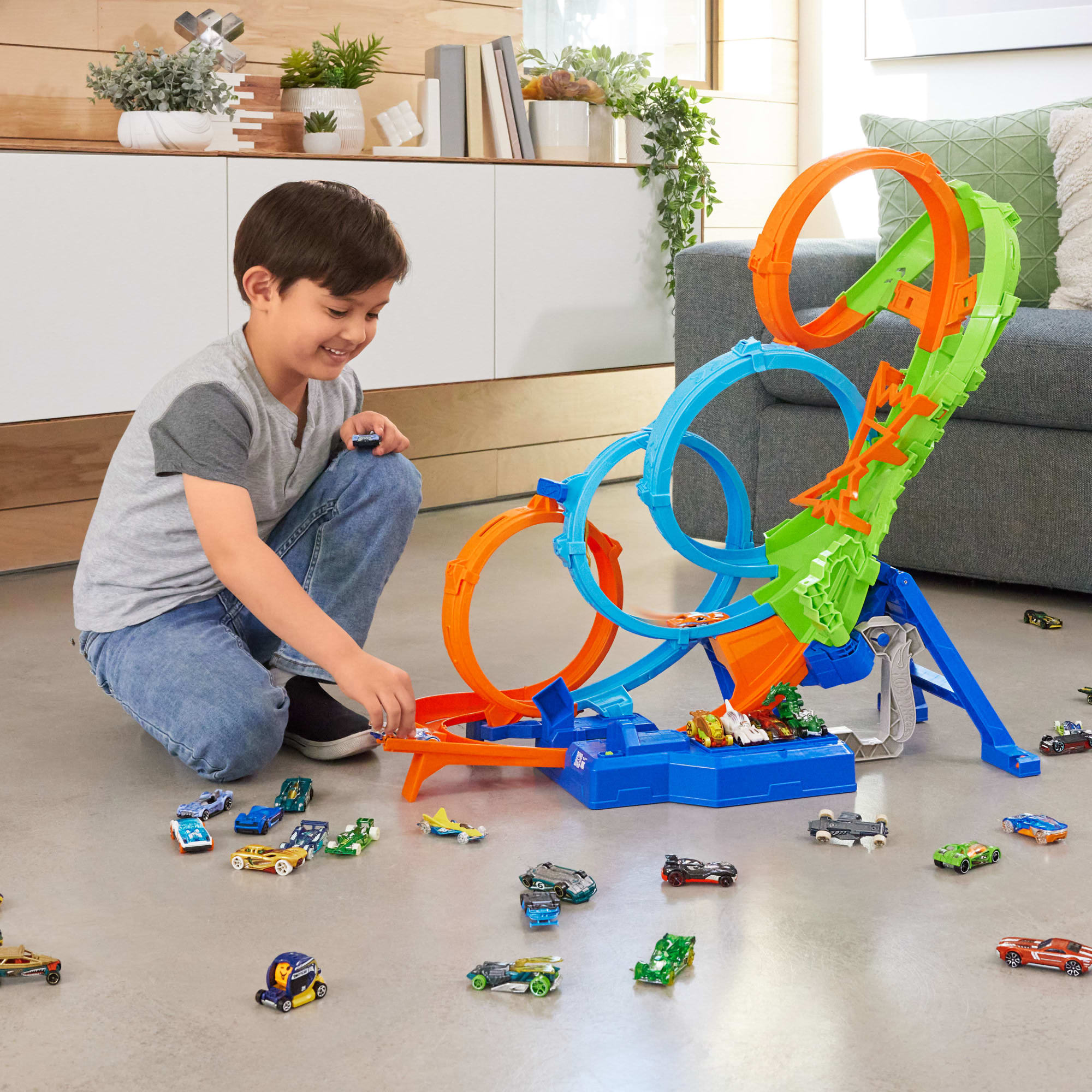 Hot Wheels Action 4-Loop Crash Out Track Set With Motorized Booster & 1:64 Scale Toy Car - Image 2