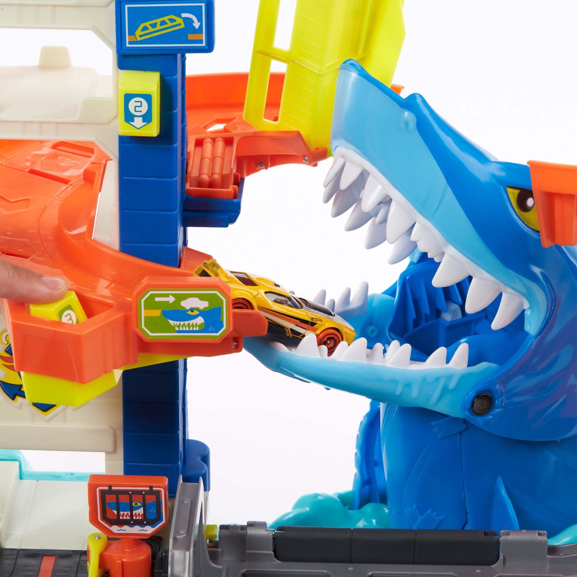 Hot Wheels Attacking Shark Escape Playset - Image 5