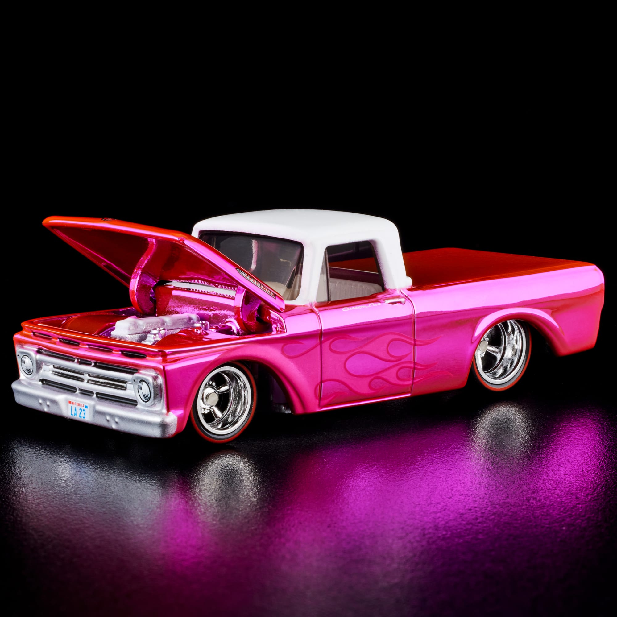 Hot Wheels RLC Exclusive Pink Edition 1962 Ford F100 - Image 4