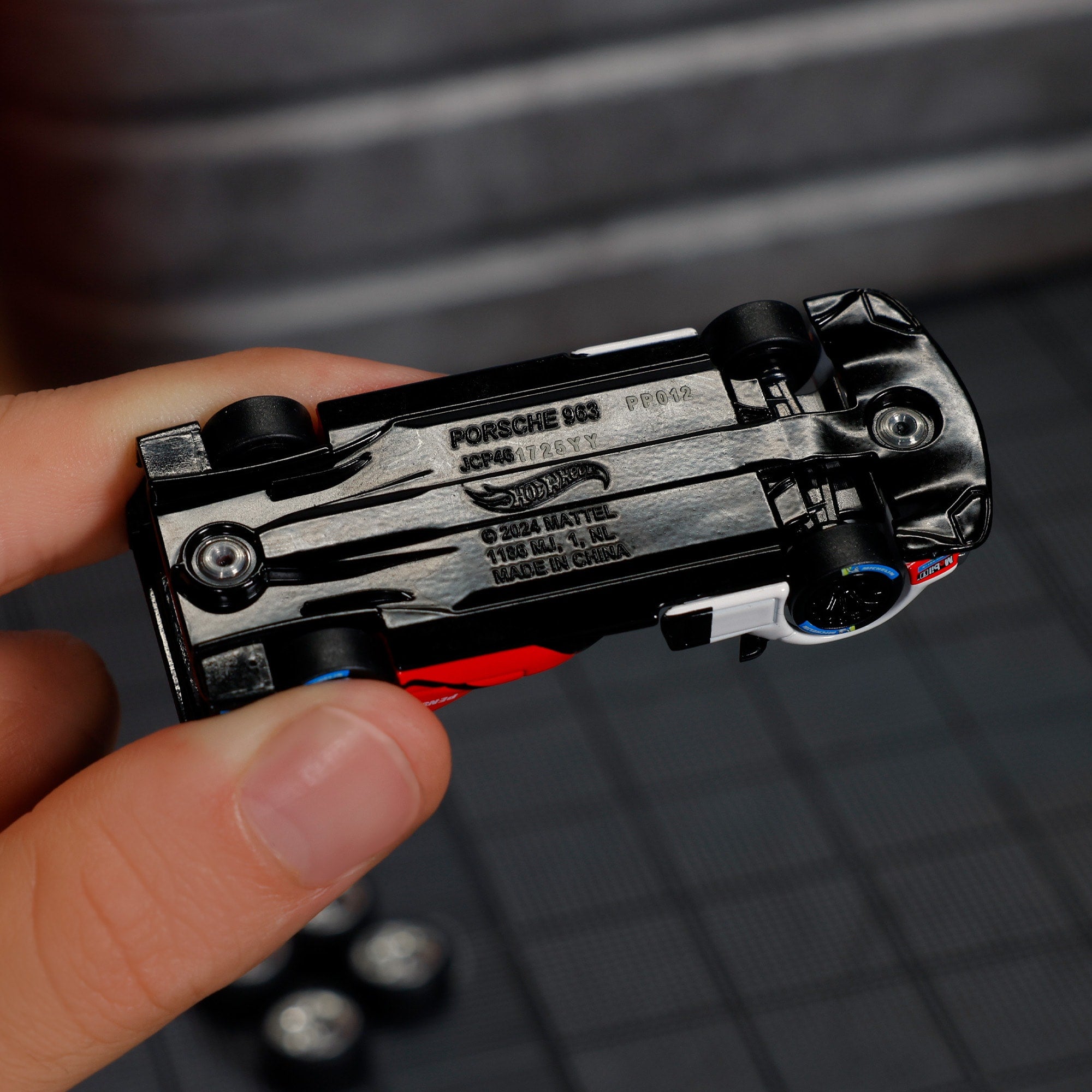 Hot Wheels Elite 64 Porsche 963 - Image 18