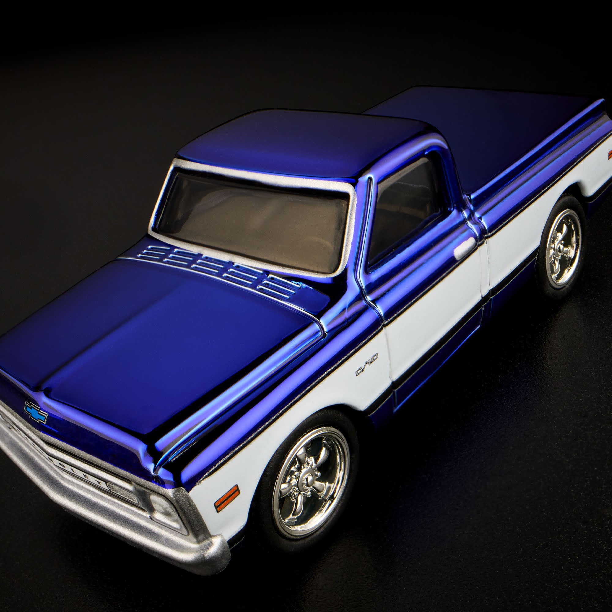 Hot Wheels RLC Exclusive 1969 Chevy C-10 - Image 18