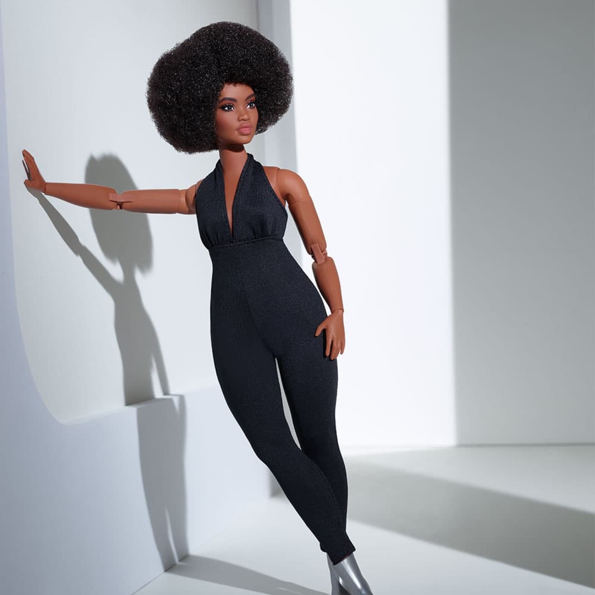 Barbie Looks Doll (Curvy. Brunette) - Image 5