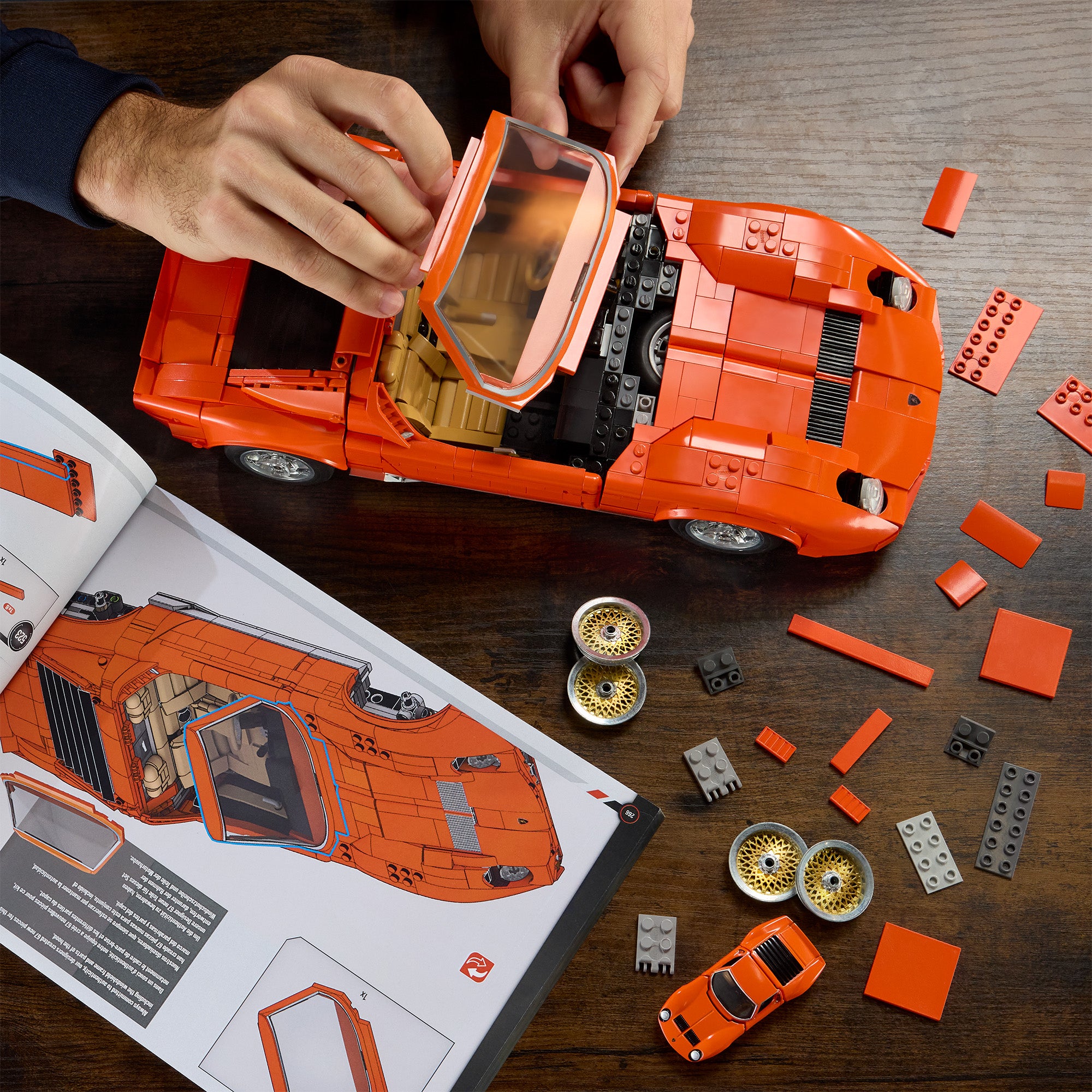 Mattel Brick Shop Hot Wheels Lamborghini Miura P400 SV Collectible Building Set - Image 8