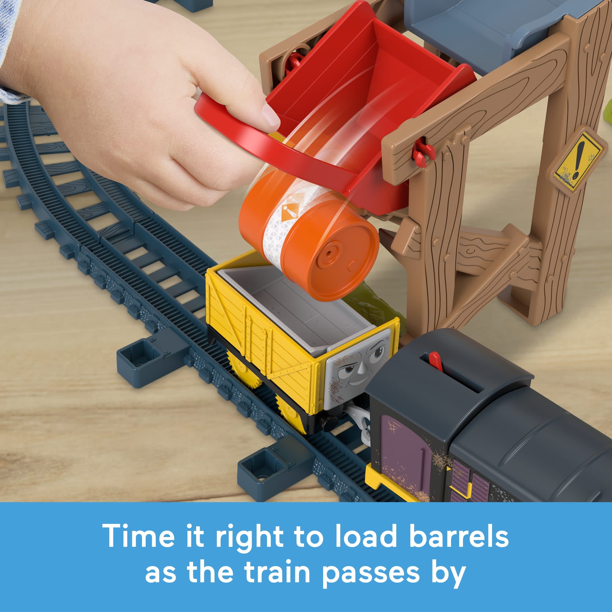 Thomas & Friends Diesel's Lift & Load Construction Set. Motorized Toy Train With Track & Cargo - Image 4