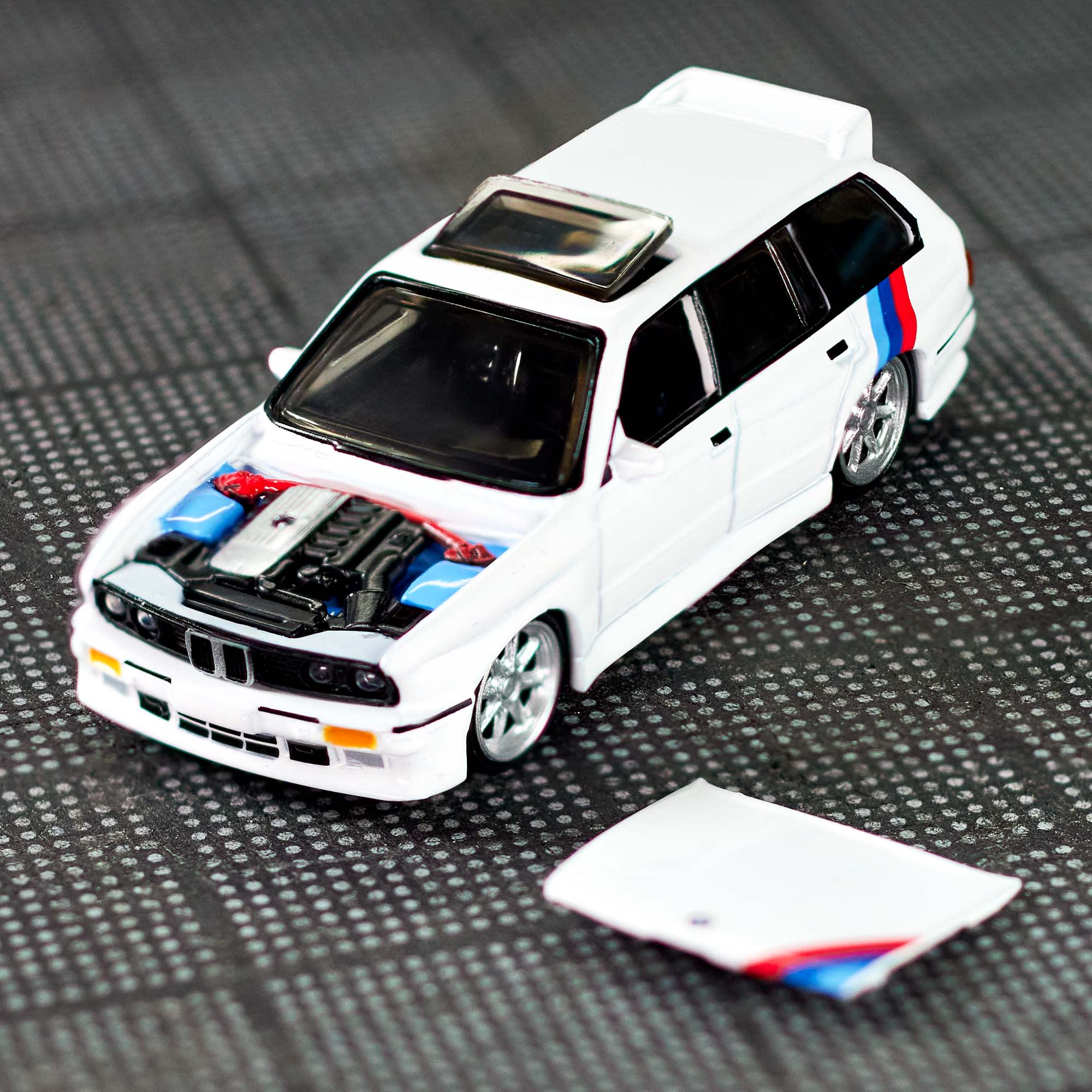 Hot Wheels Elite 64 1990 BMW 318i Touring - Image 3