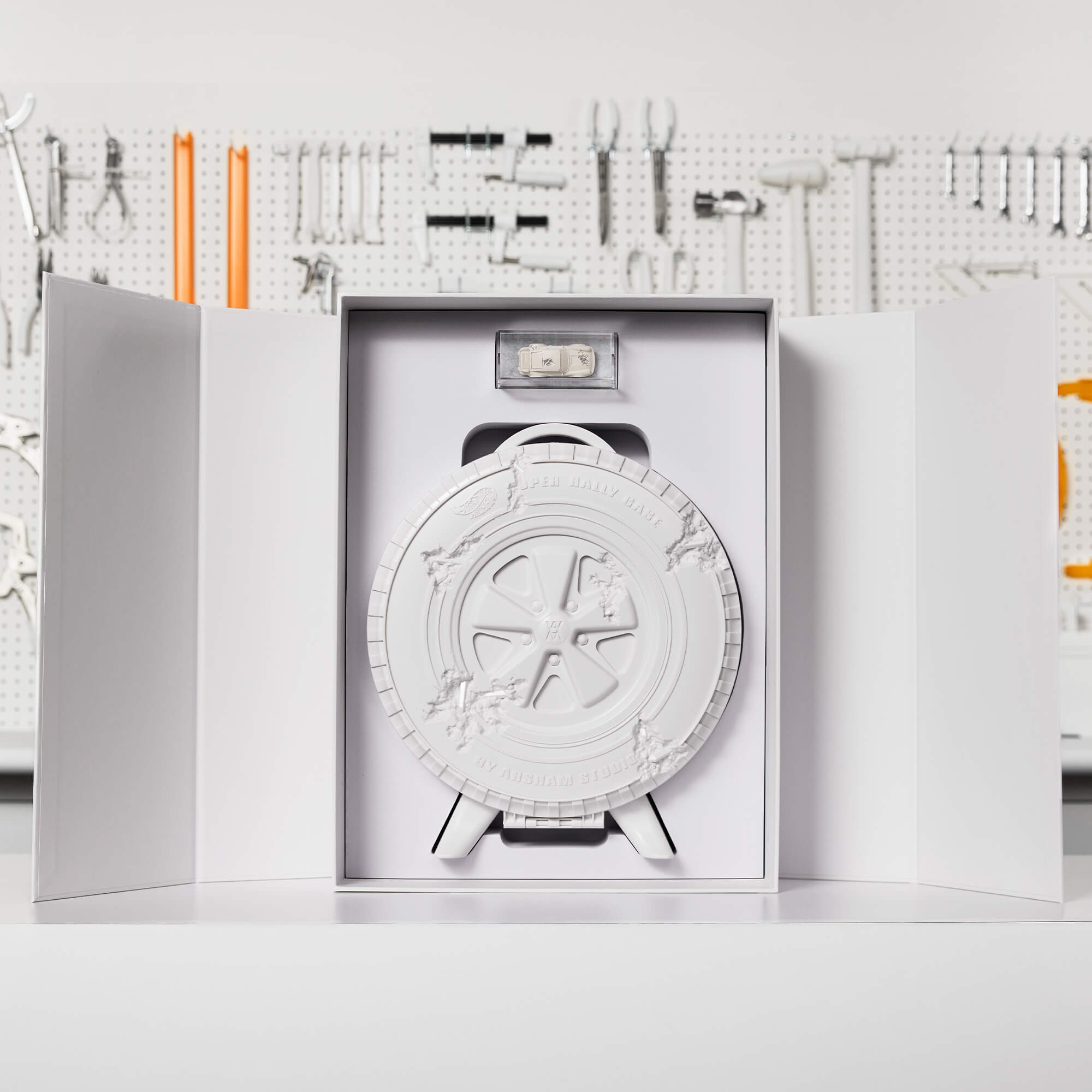 Hot Wheels x Daniel Arsham Eroded Porsche 930 and Rally Case - Image 22