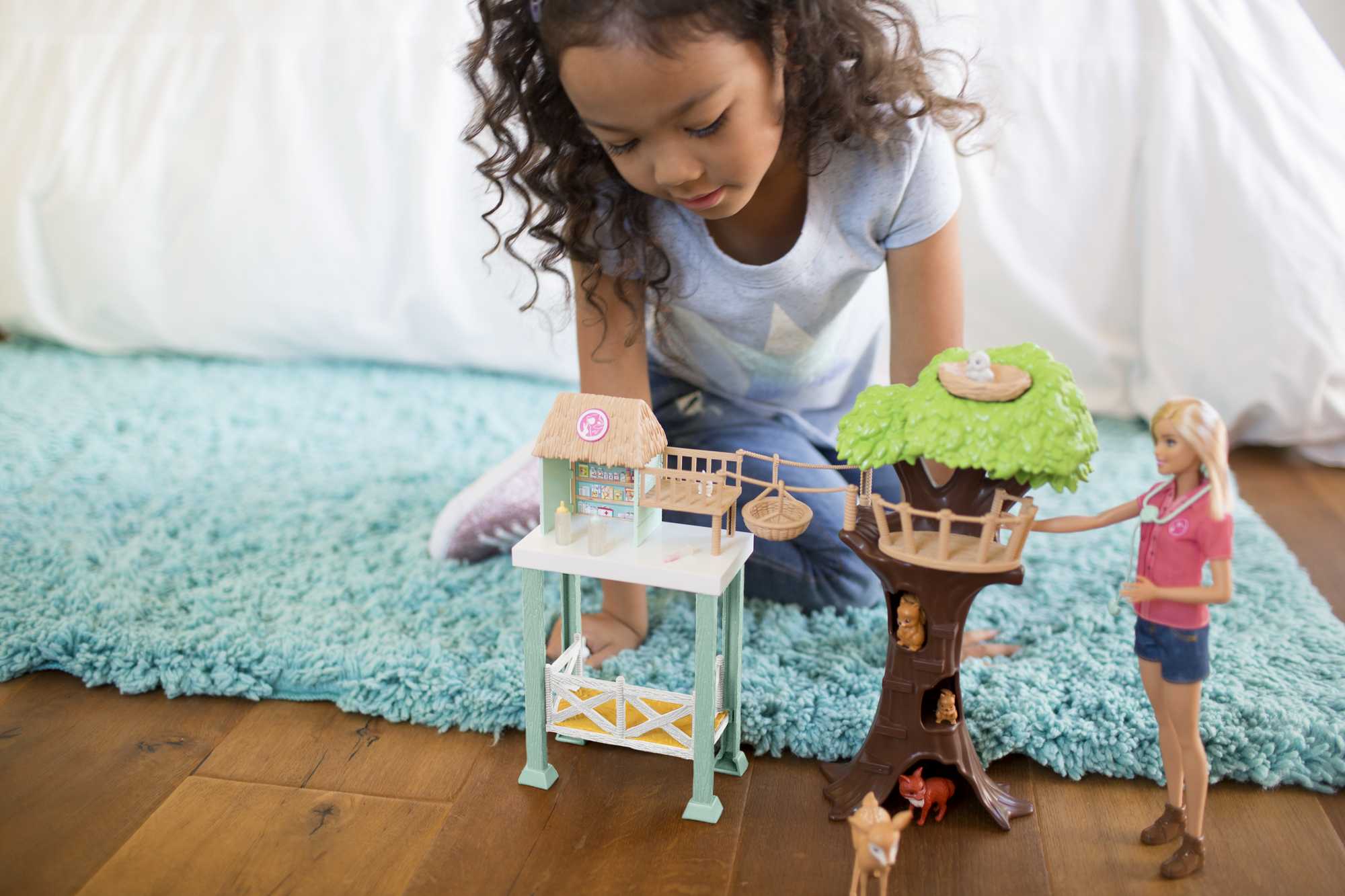 Barbie Pet Rescue Center 8 Animals & Accessories Doll Playsets - Image 2
