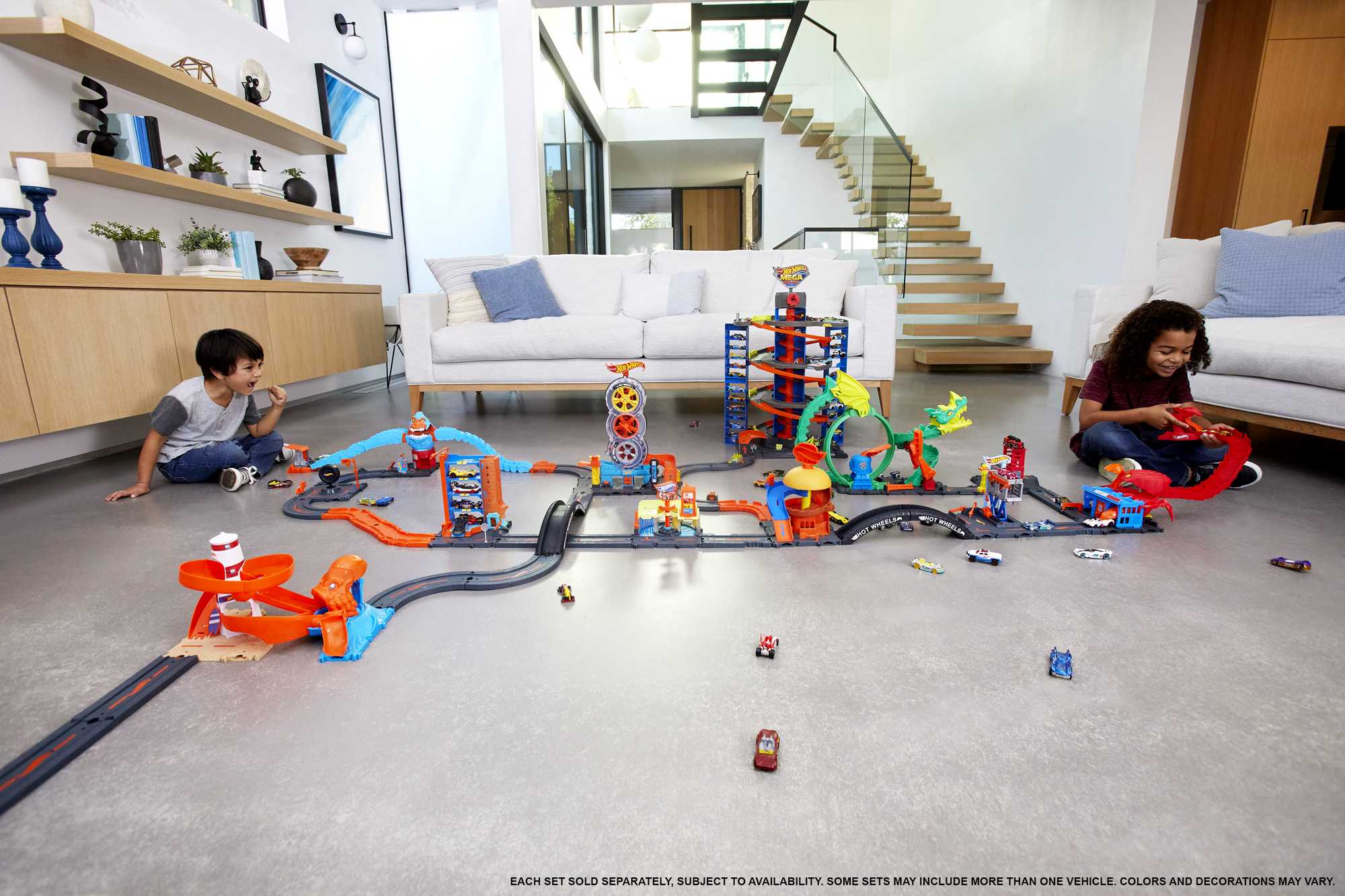 Hot Wheels City Track Pack. 10-Piece Set. With 1 Car. Gift For Kids 4 Years & Older - Image 2