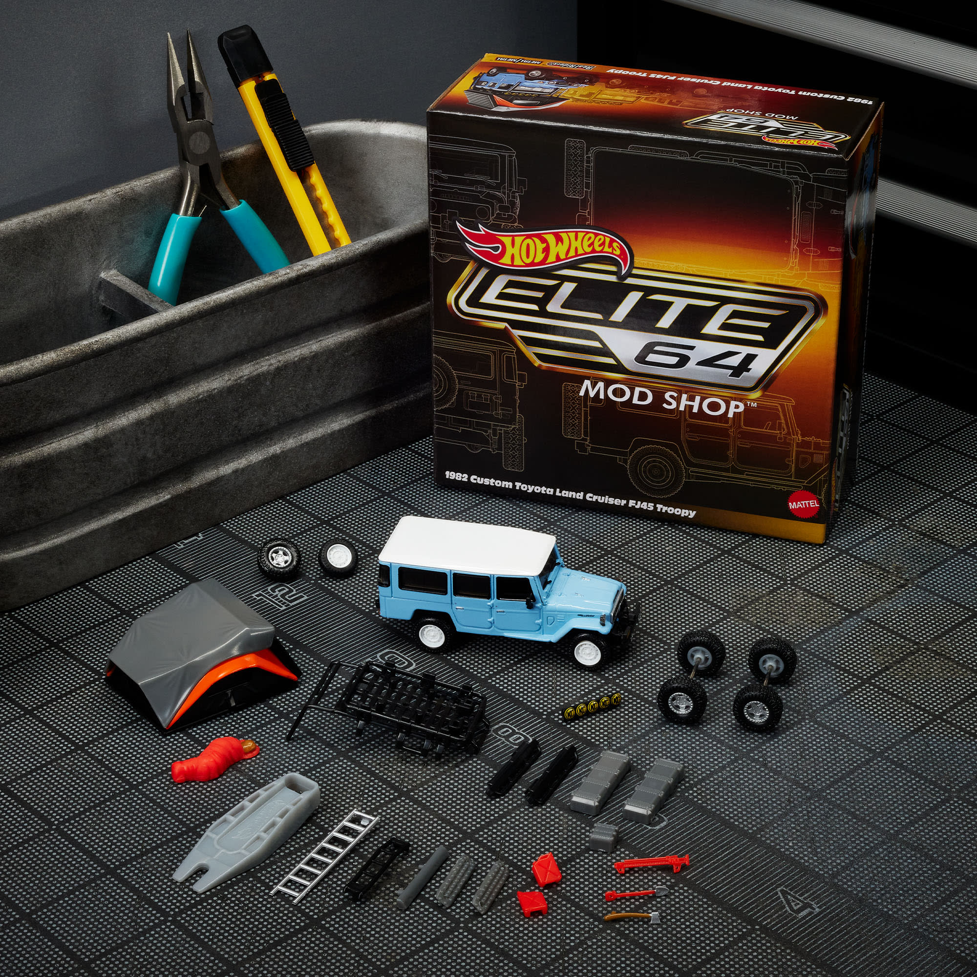 Hot Wheels Elite 64 Mod Shop 1982 Custom Toyota Land Cruiser FJ45 Troopy - Image 24