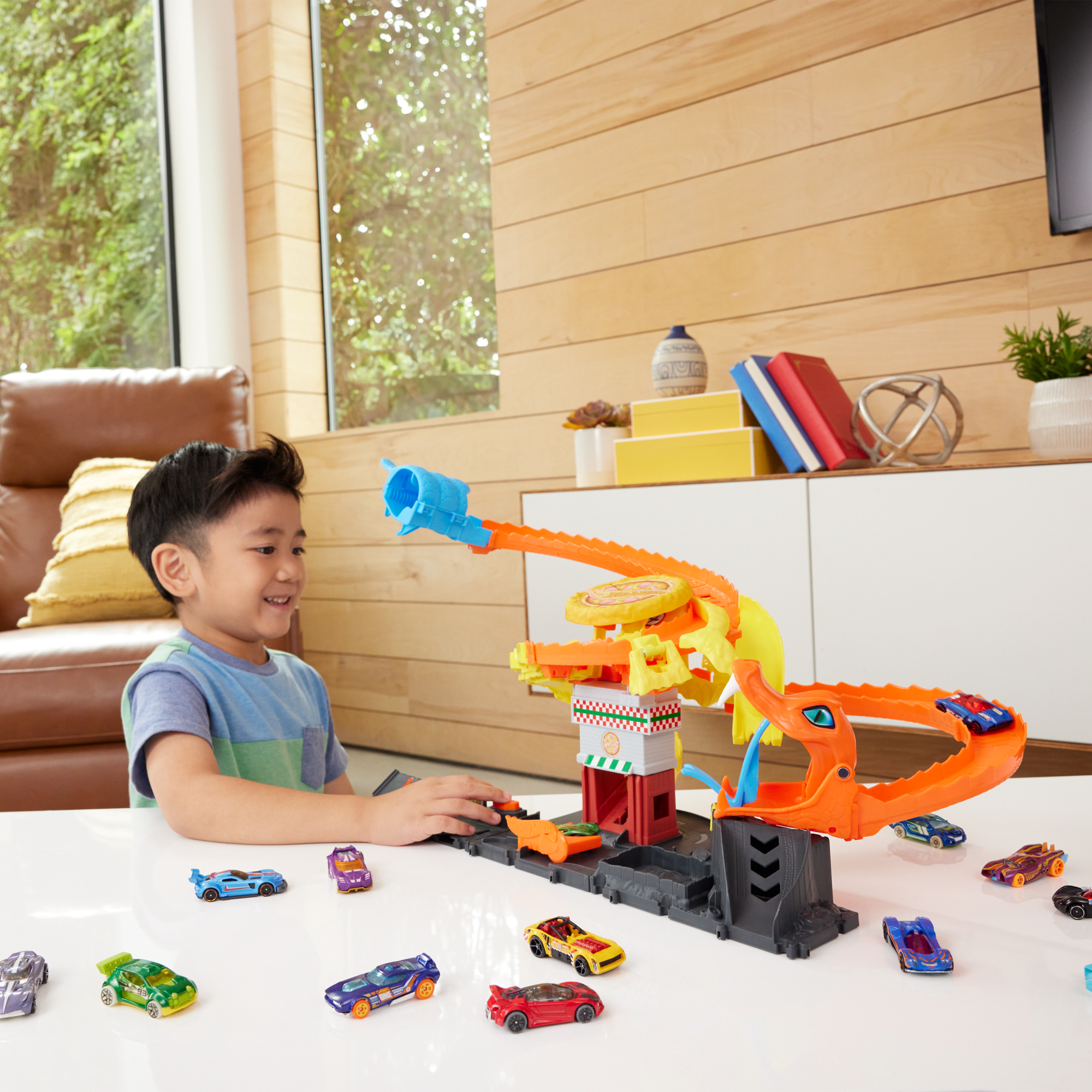 Hot Wheels City Pizza Slam Cobra Attack Playset With 1:64 Scale Toy Car - Image 2