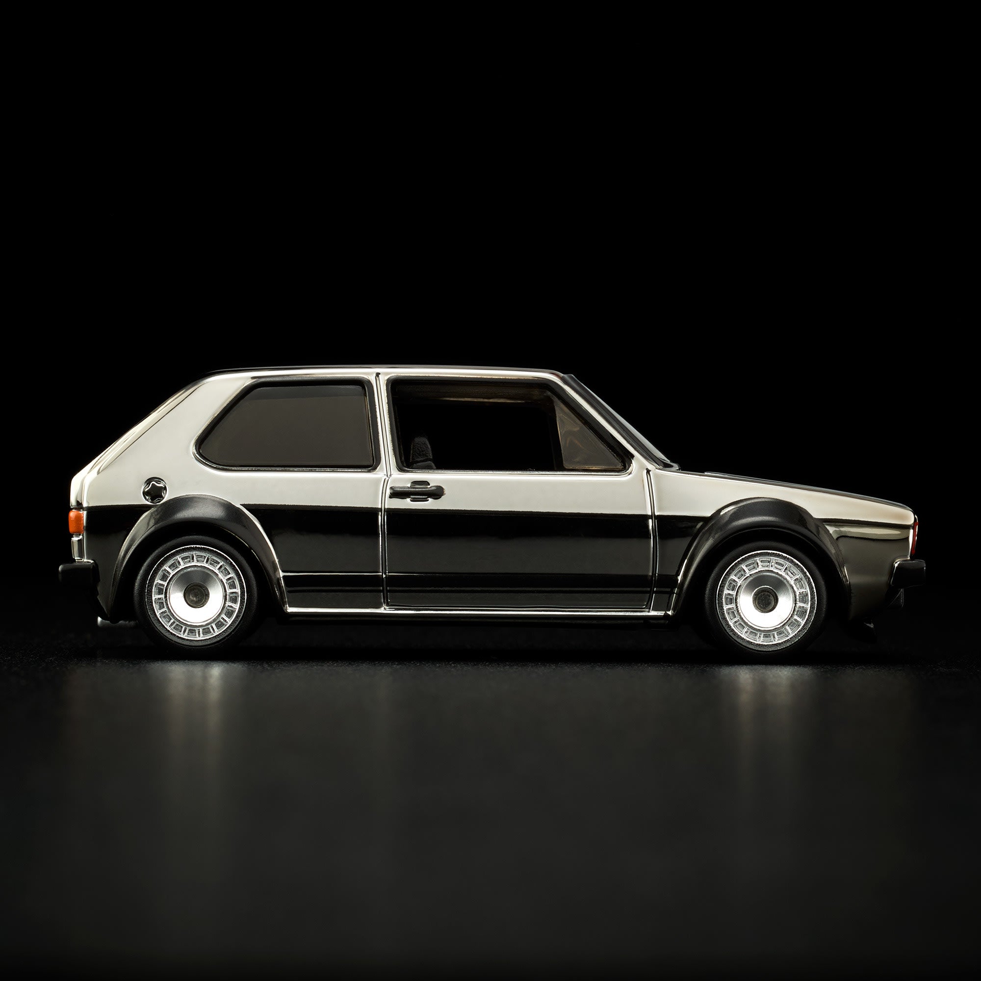 Hot Wheels RLC Exclusive 1976 Volkswagen Golf Mk1 GTI - Image 12