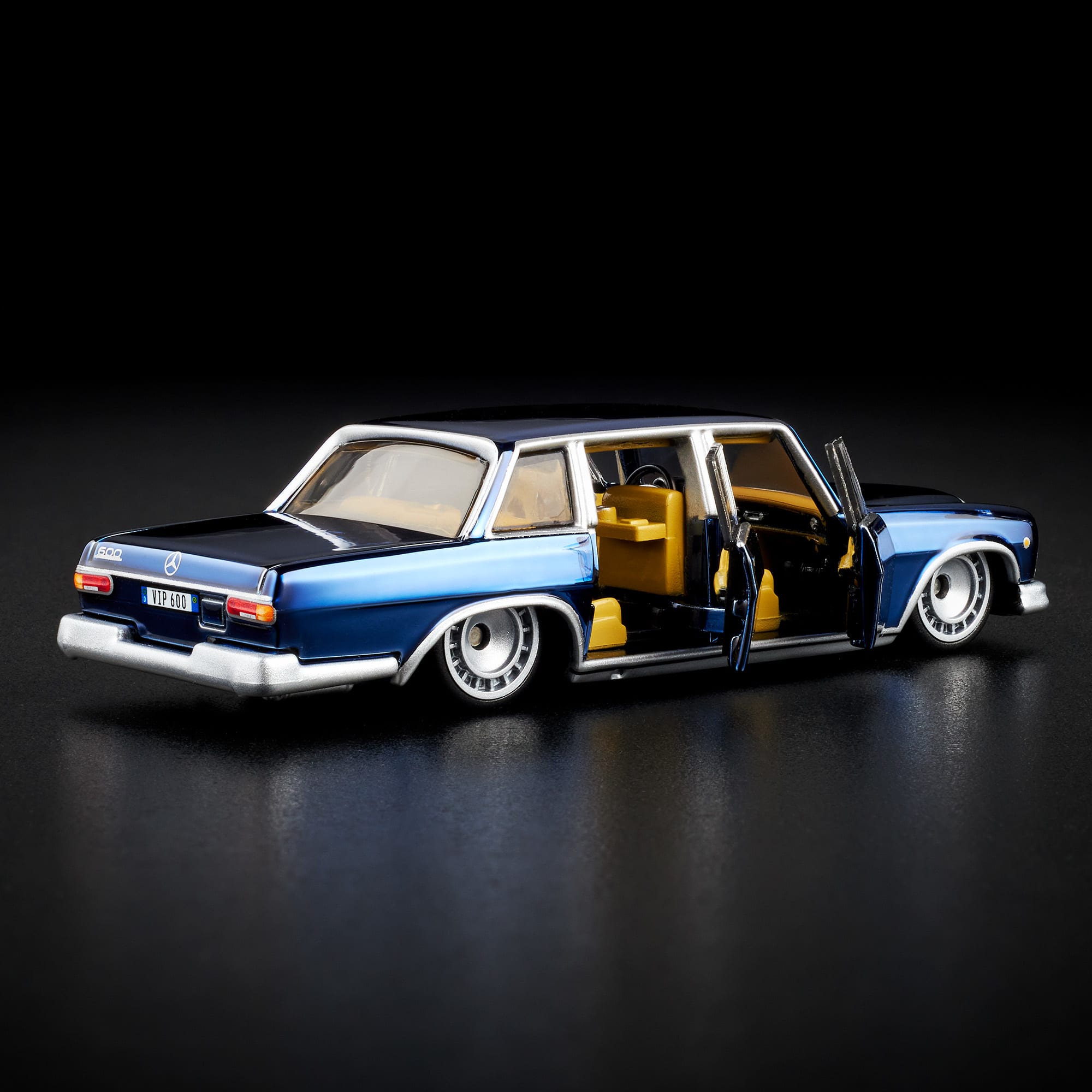 Hot Wheels RLC Exclusive 1964 Mercedes-Benz 600 - Image 6