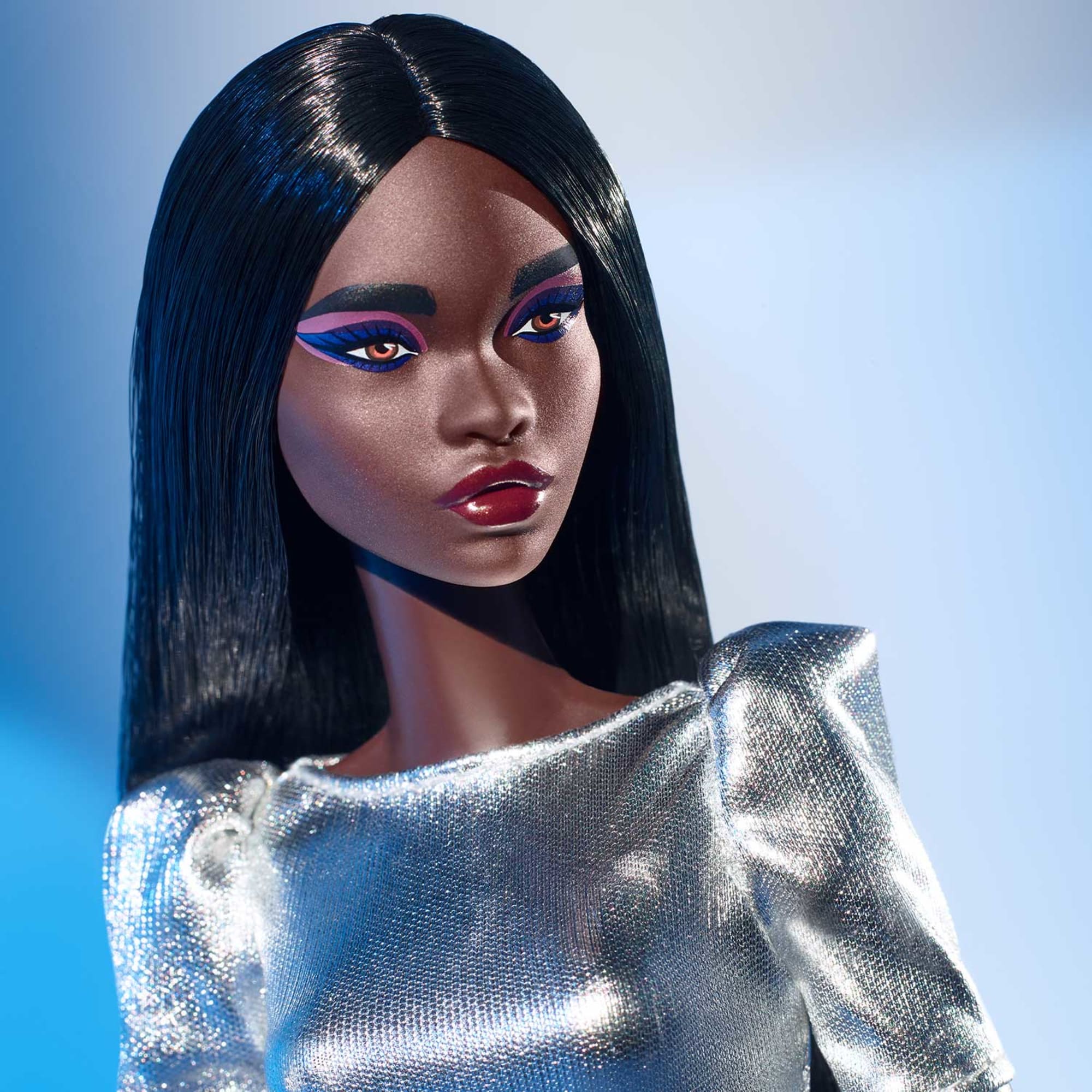 Barbie Signature Barbie Looks Doll (Tall. Dark Brown) - Image 6