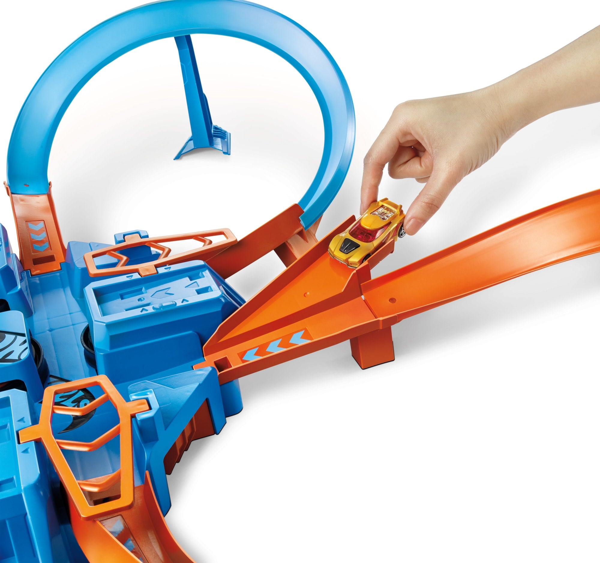 Hot Wheels Track Set With 1:64 Scale Toy Car. Criss-Cross Crash Track With Motorized Booster - Image 4