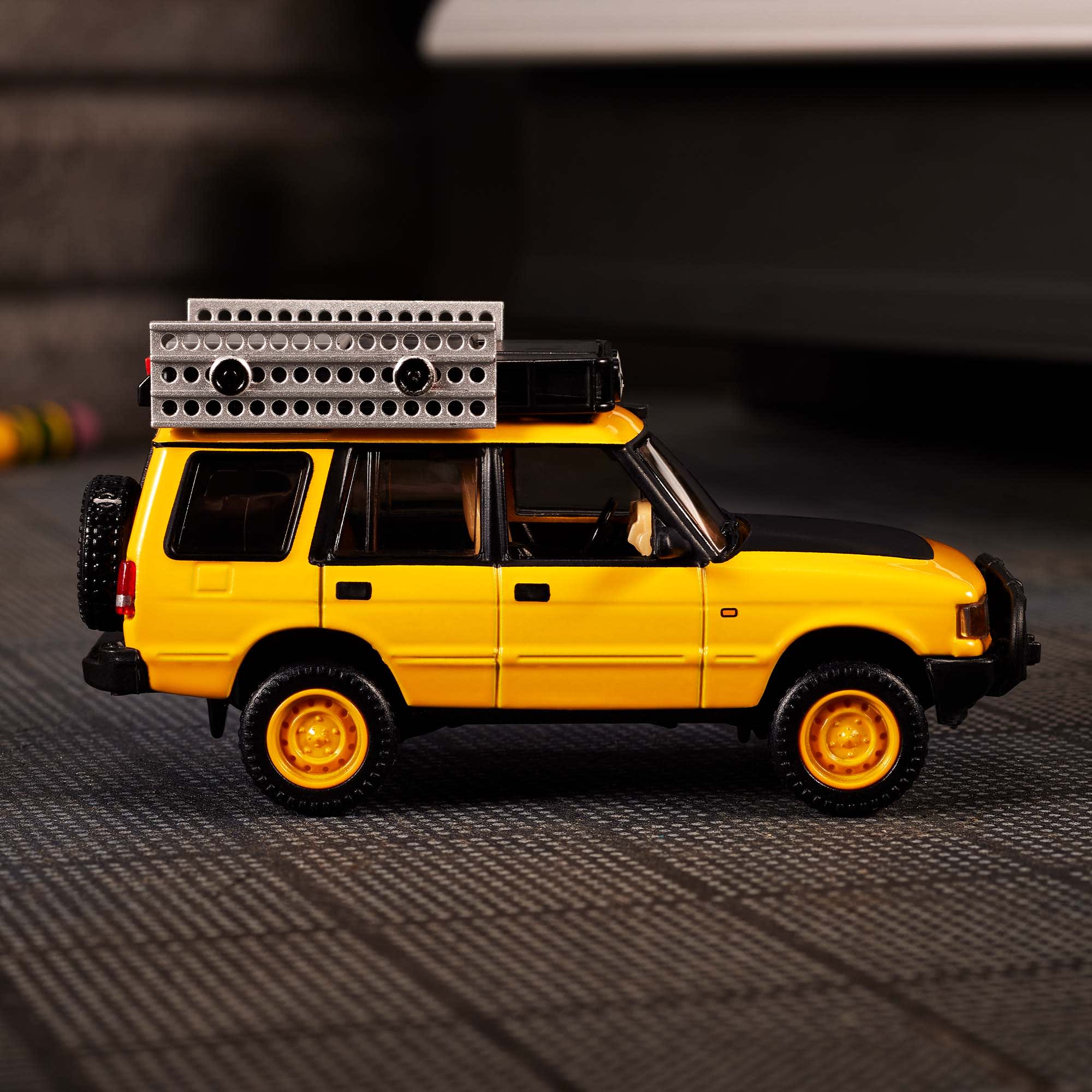 Hot Wheels Elite 64 Mod Shop '94 Land Rover Discovery - Image 5