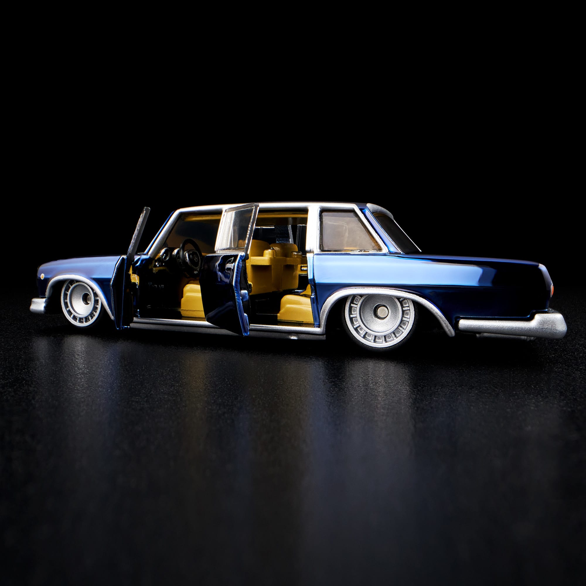 Hot Wheels RLC Exclusive 1964 Mercedes-Benz 600 - Image 5