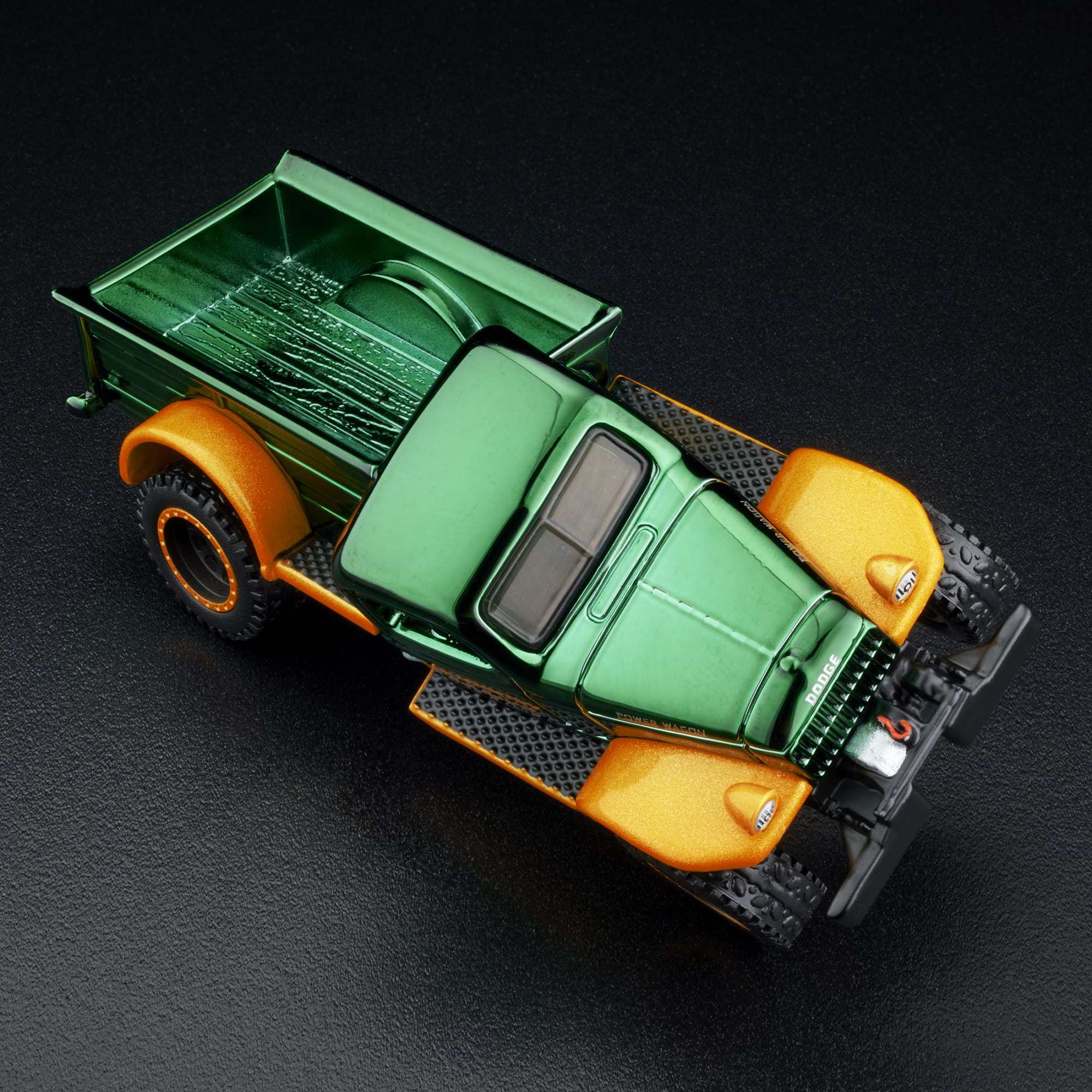 Hot Wheels RLC Exclusive Holiday 1952 Dodge Power-Wagon - Image 12