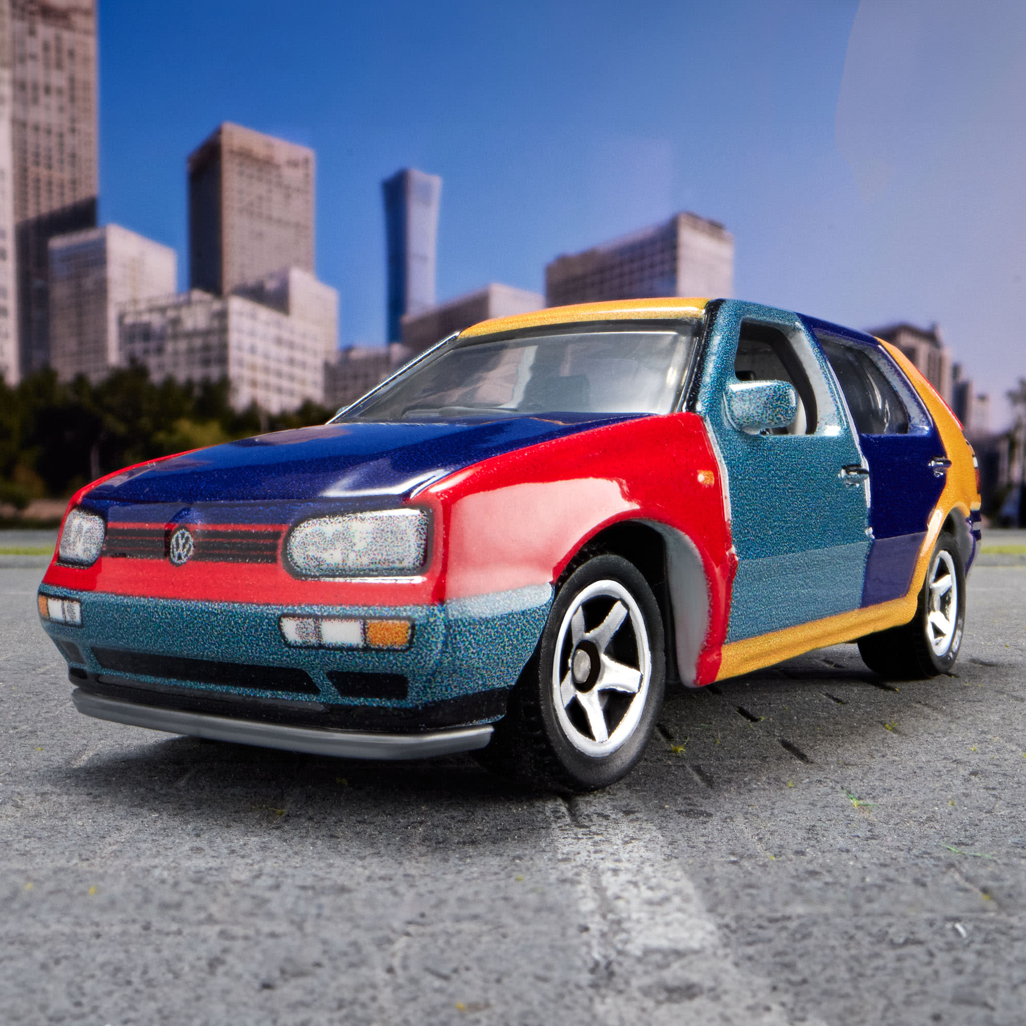Matchbox 1995 Volkswagen Golf Harlequin - Image 14