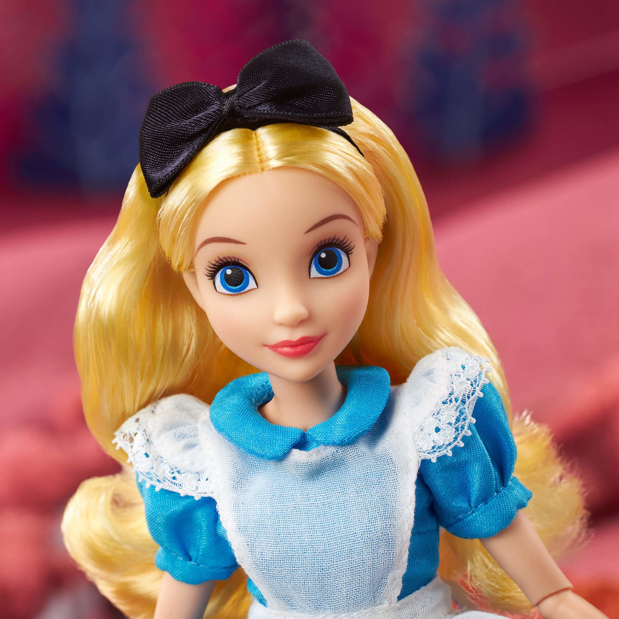 Disney Collector Alice in Wonderland Doll - Image 5