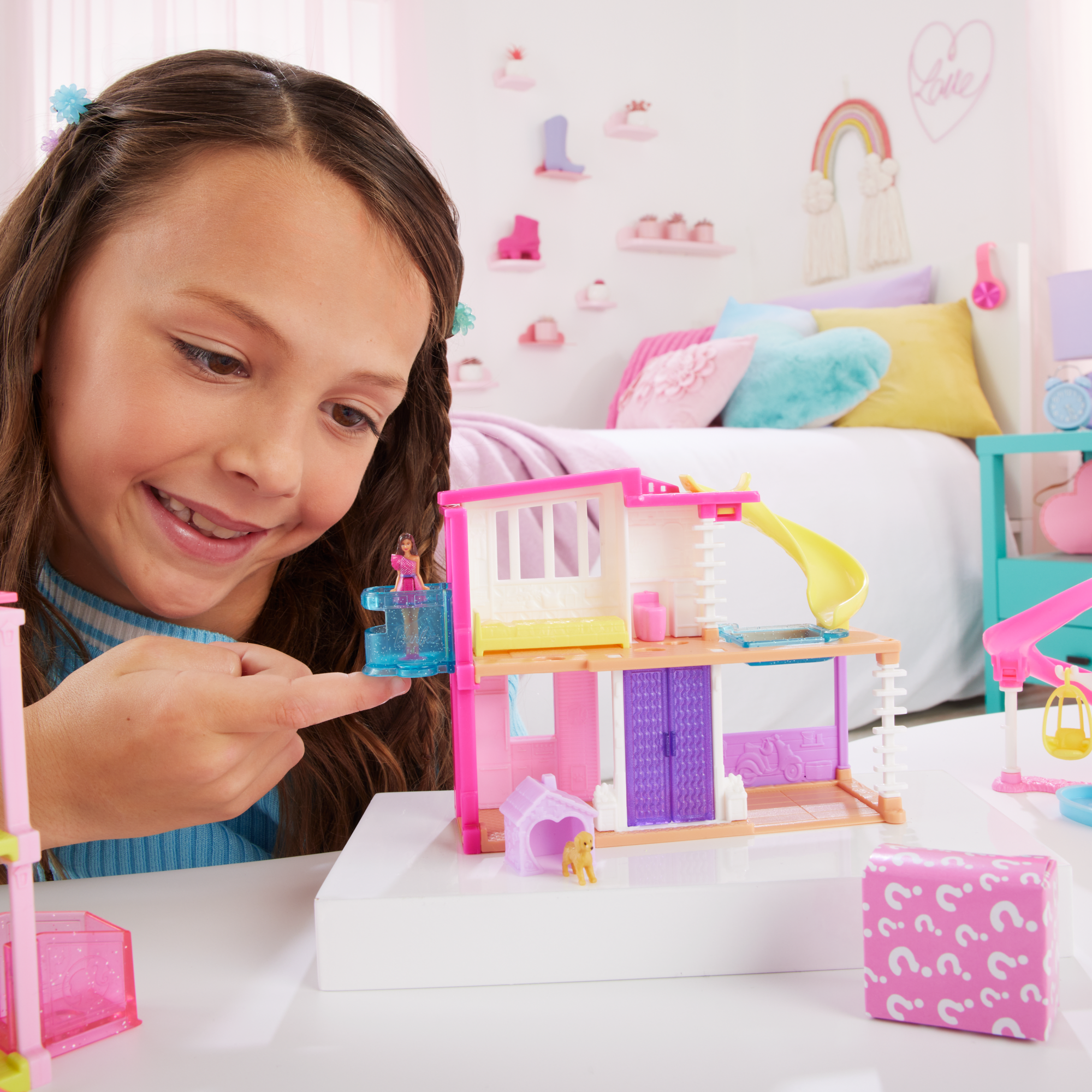 Barbie Mini BarbieLand Casa de Muñecas Rosa y Morada - Image 2