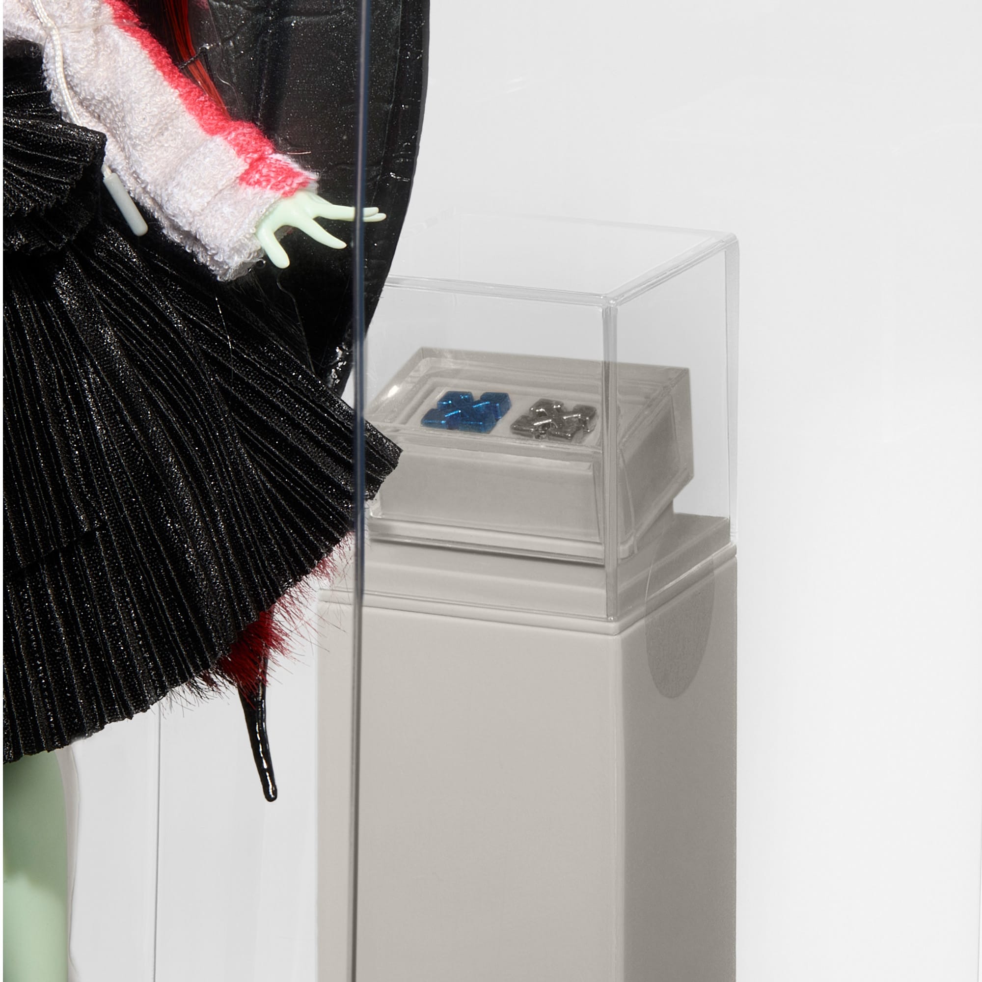 Off-White™ c/o Monster High Raven Rhapsody Doll - Image 13