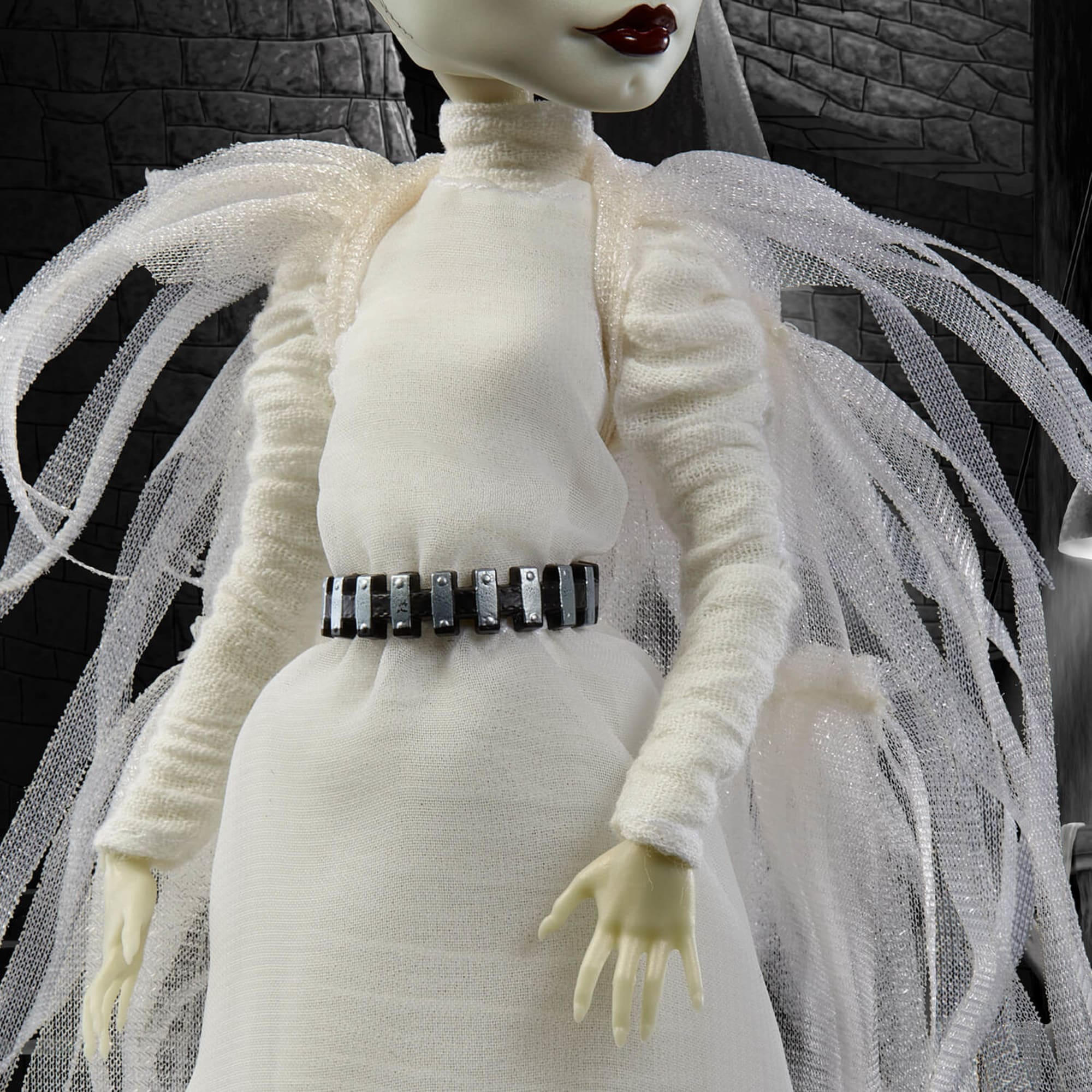 Frankenstein & Bride of Frankenstein Monster High Skullector Doll Set - Image 3