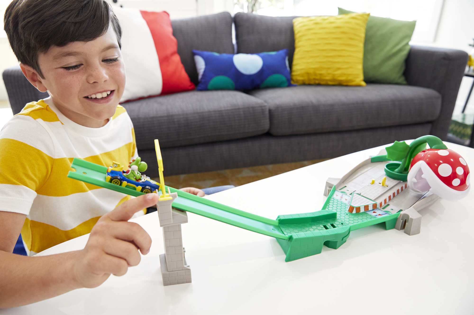 Hot Wheels Mario Kart Piranha Plant Track Playset With 1 Toy Car - Image 2