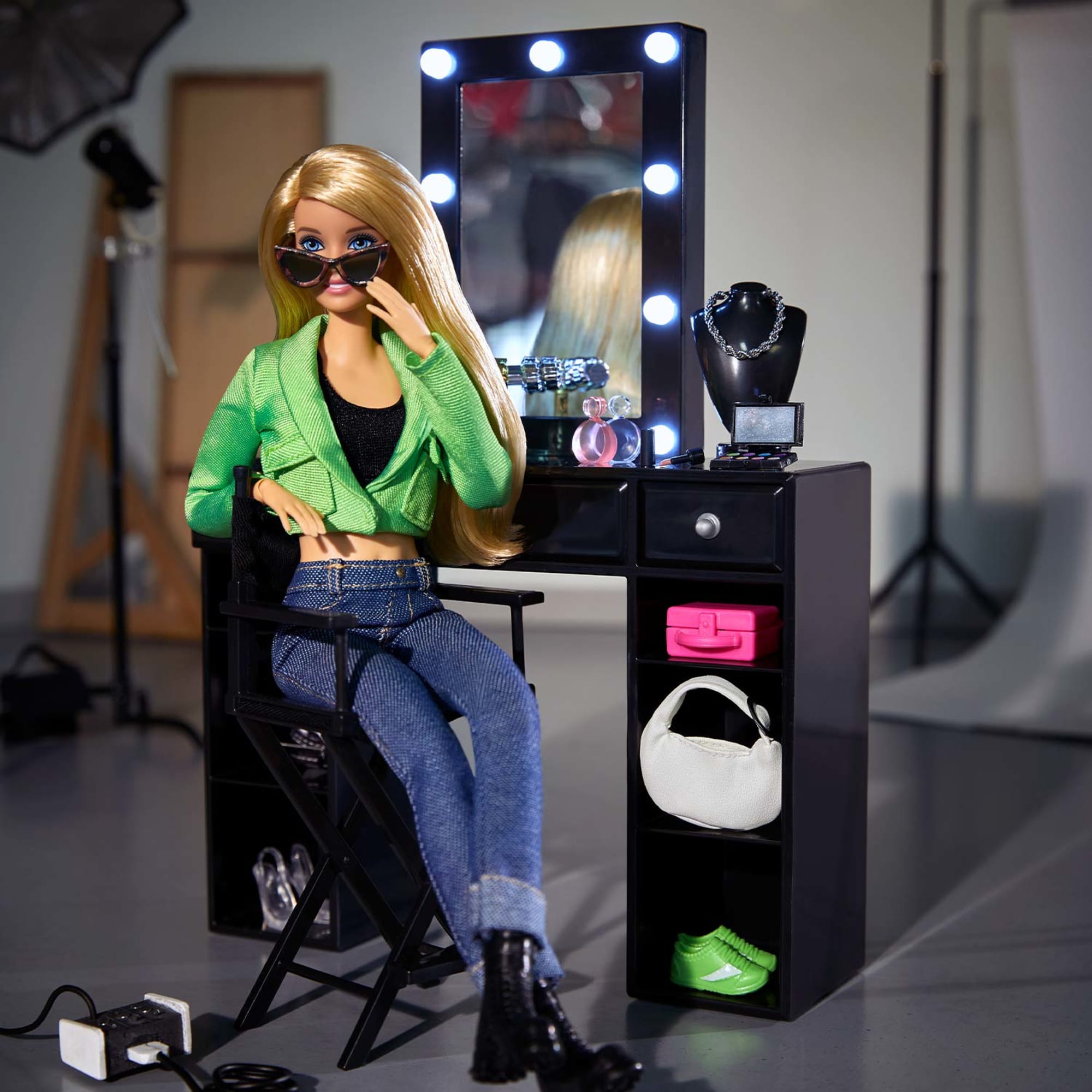 @BarbieStyle Fashion Studio & Doll Set - Image 7
