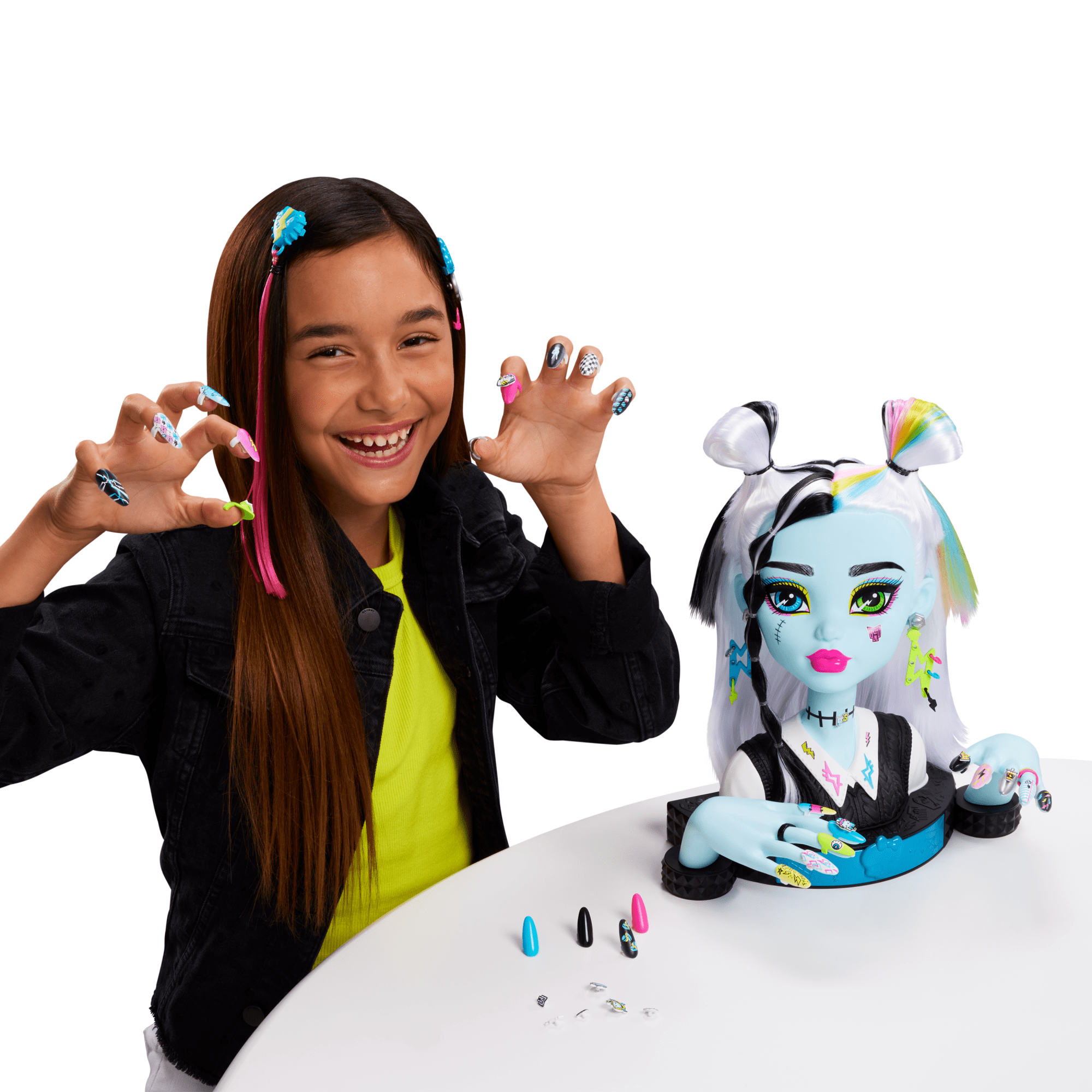 Monster High Frankie Stein Styling Head With 65+ Nail. Hair And Face Accessories - Image 2