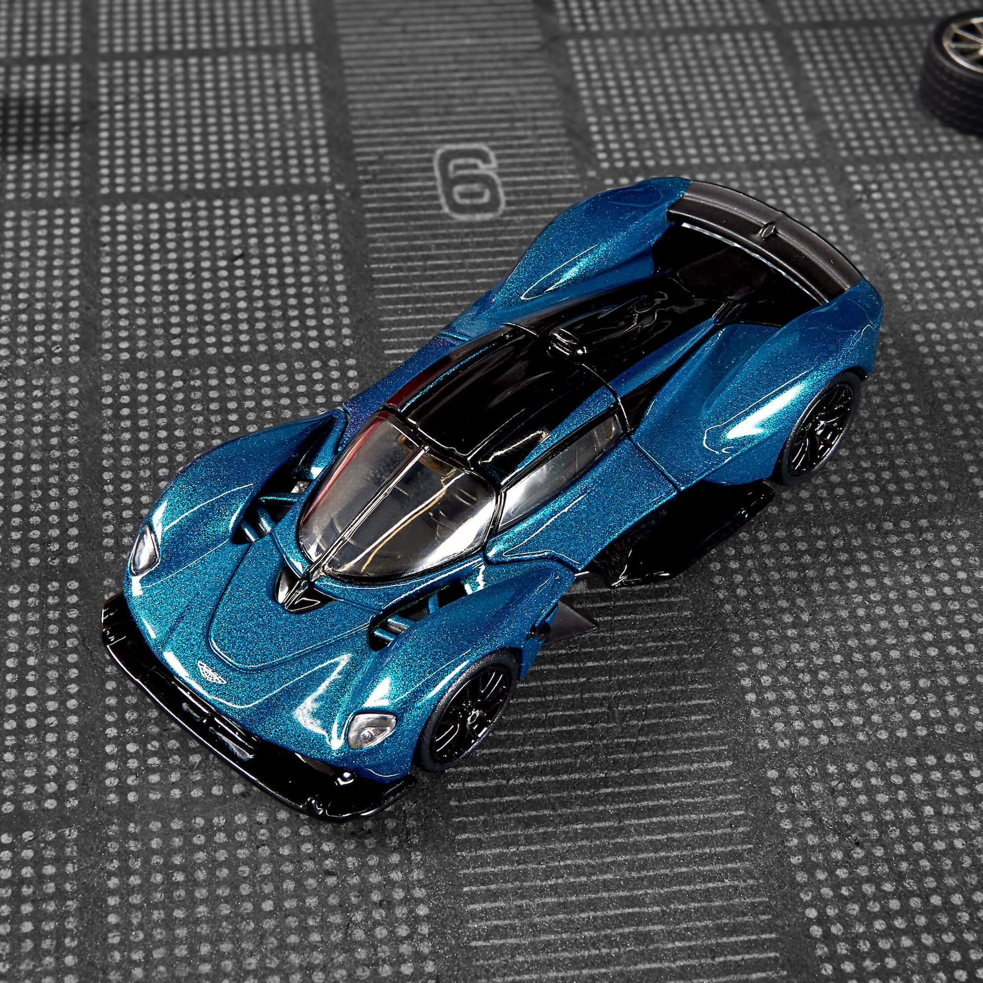 Hot Wheels Elite 64 Aston Martin Valkyrie - Image 10