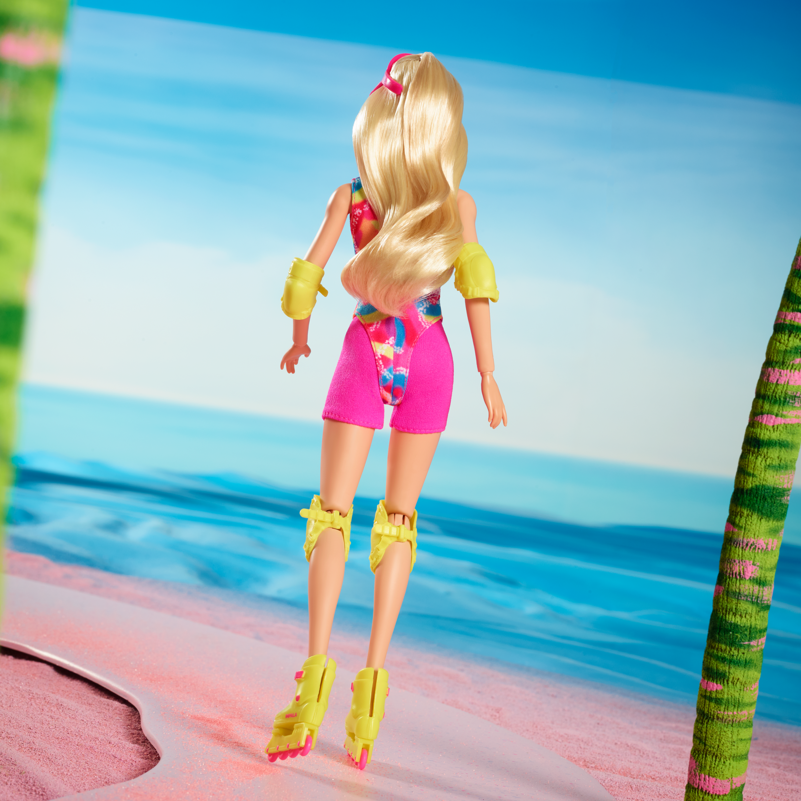 Barbie The Movie Collectible Doll. Margot Robbie As Barbie in Inline Skating Outfit - Image 6
