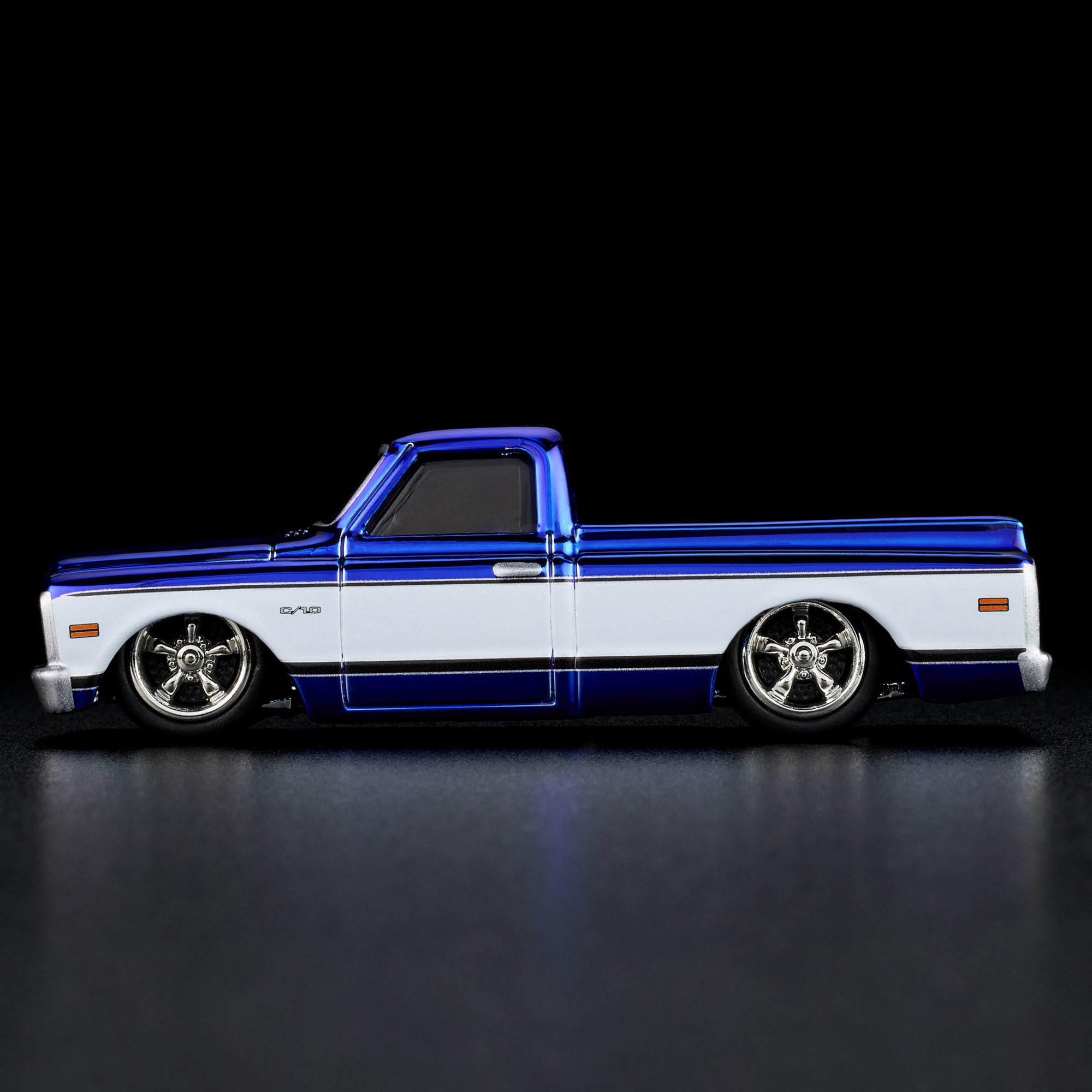 Hot Wheels RLC Exclusive 1969 Chevy C-10 - Image 9