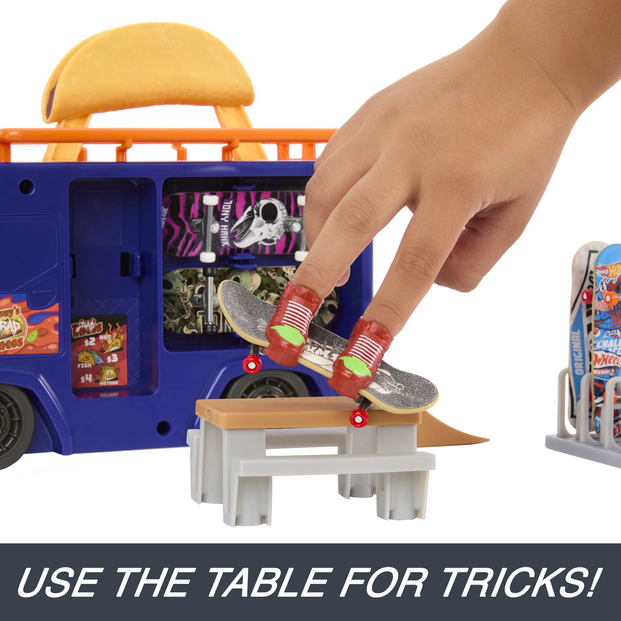 Hot Wheels Skate Taco Truck Play Case With 1 Fingerboard & 1 Pair Of Shoes - Image 4