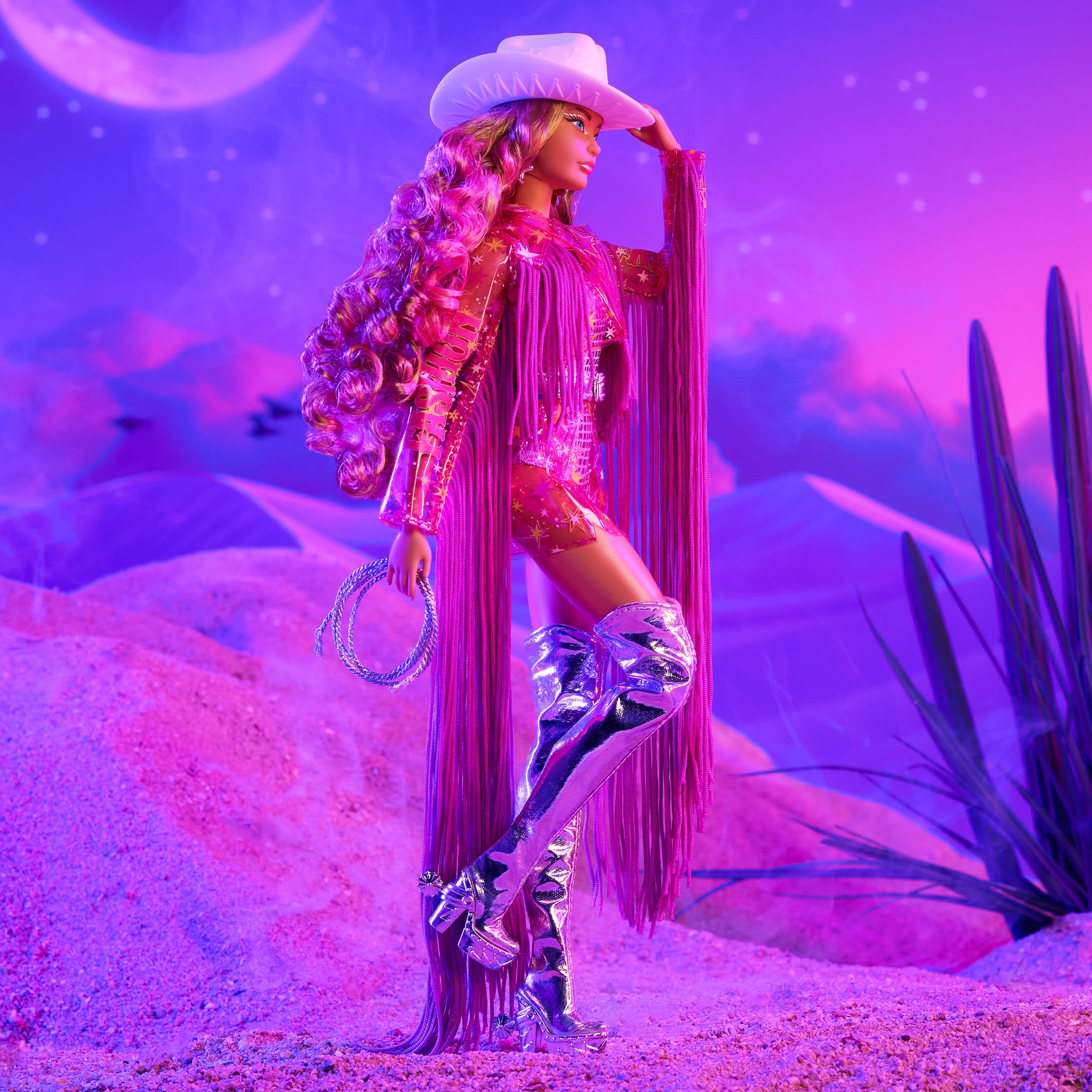 Barbie Fashion Frontier Doll - Image 3