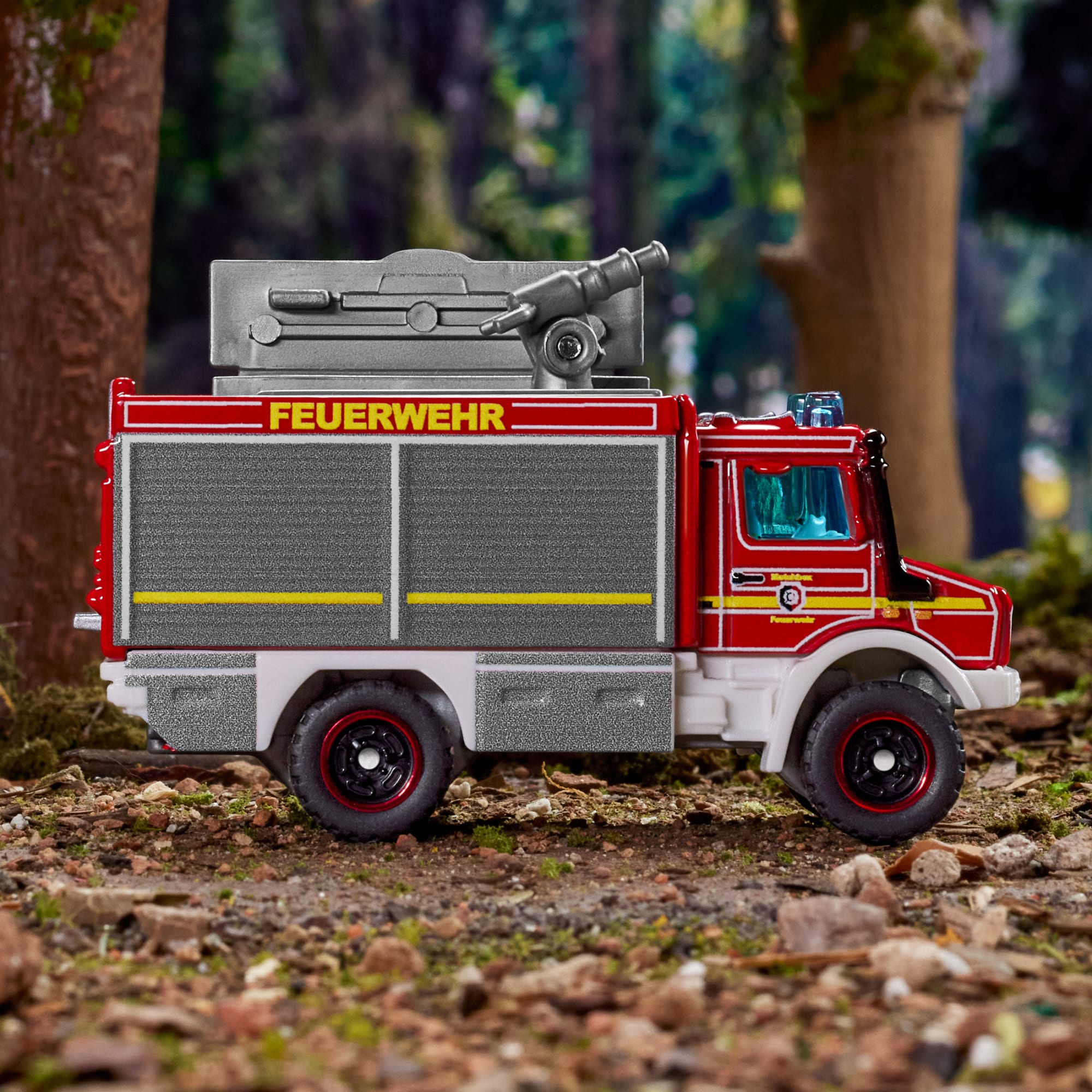 Matchbox Collectors Mercedes-Benz Unimog Fire Truck - Image 6